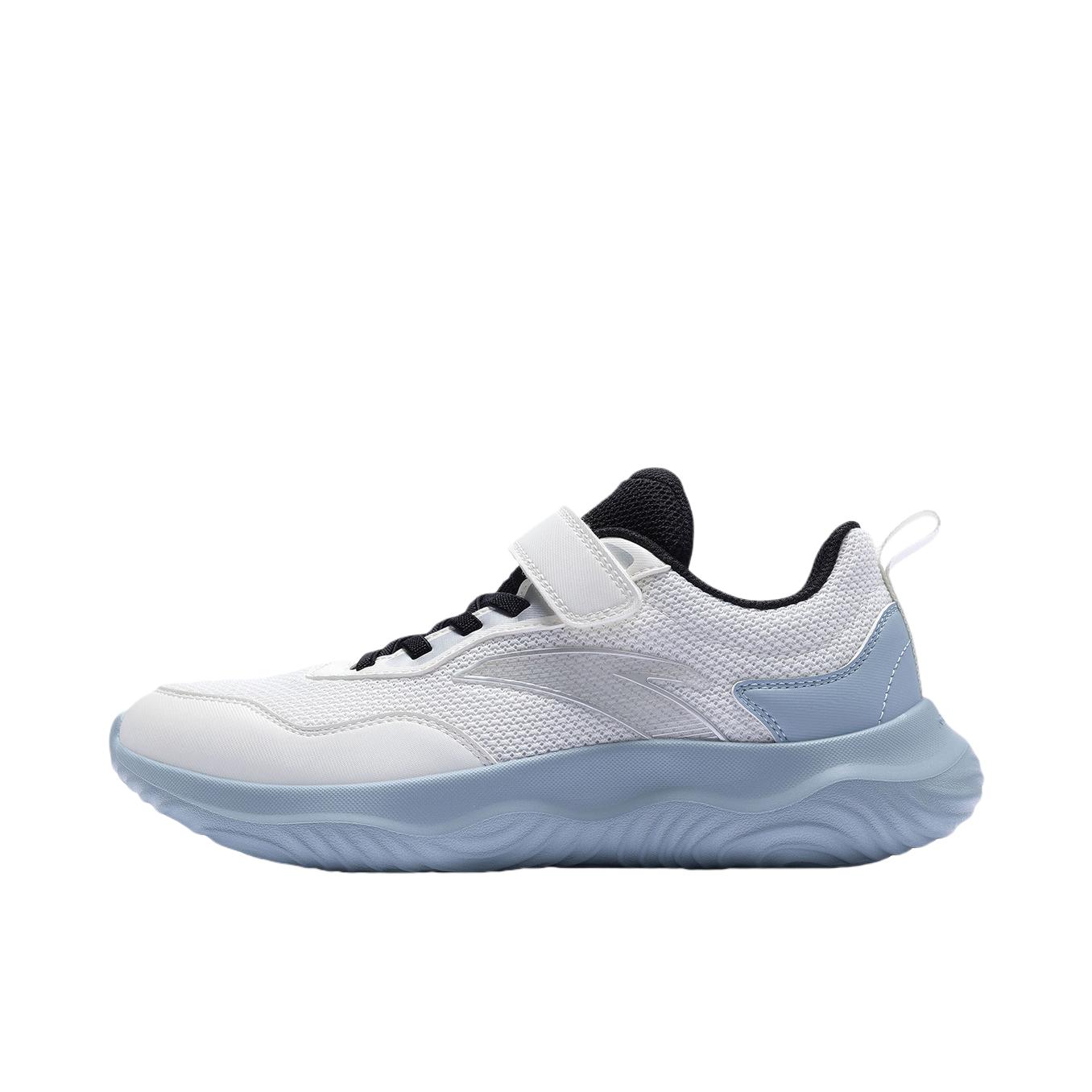 推荐商品：安踏 跑步系列 运动鞋儿童 透气防滑耐磨轻便网面轻量软底体训缓震 大童/象牙白/薄蓝色