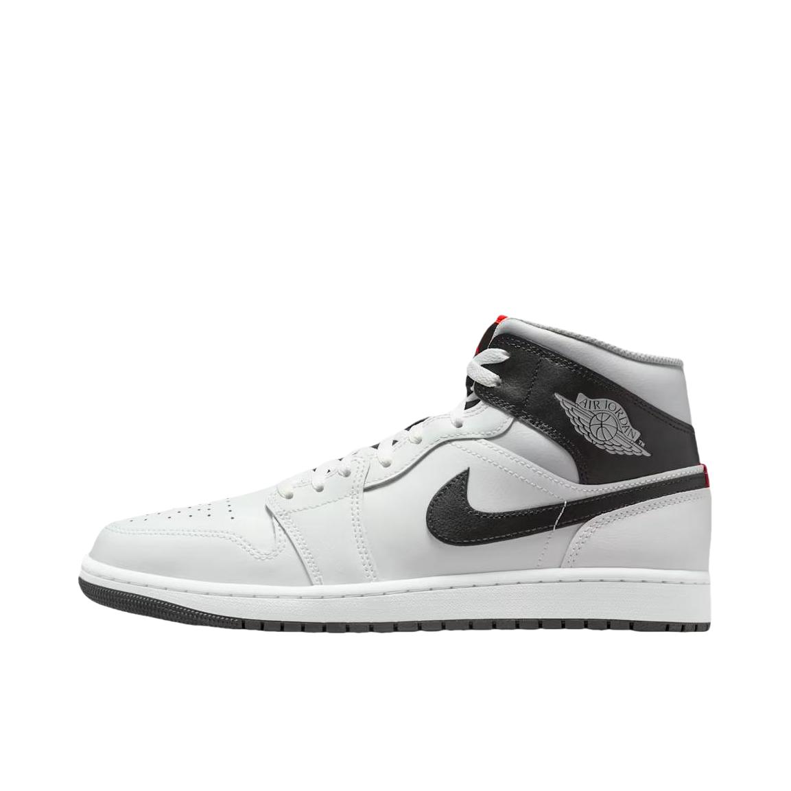 推荐商品：Air Jordan 1 板鞋 运动休闲鞋 复古潮流支撑合成革 中帮/白色/黑色