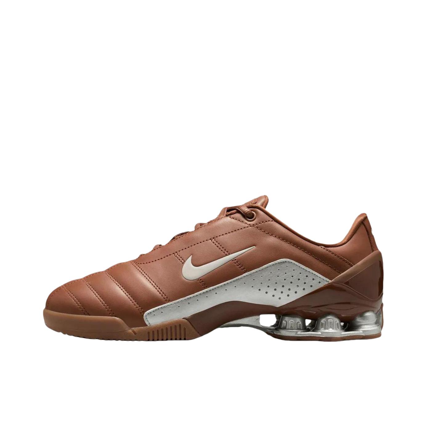 推荐商品：Nike Total 90 Shox Secutor Magia SP 足球鞋 高端百搭耐磨平跟系带 棕色
