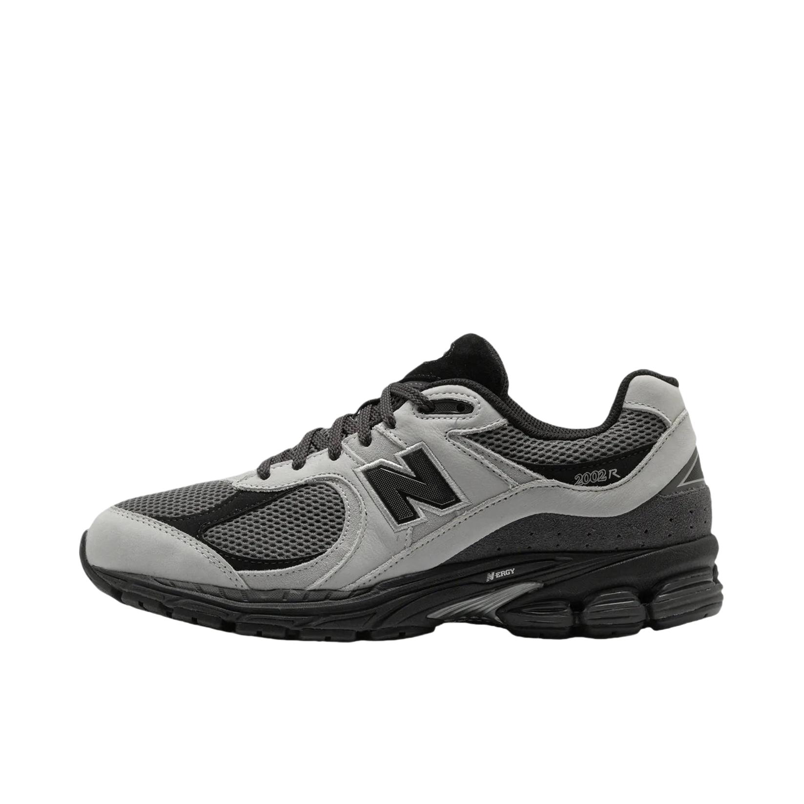 推荐商品：New Balance 2002R 跑鞋 缓震防滑耐磨透气复古拼接防水气垫慢跑支撑 D宽/烟灰色