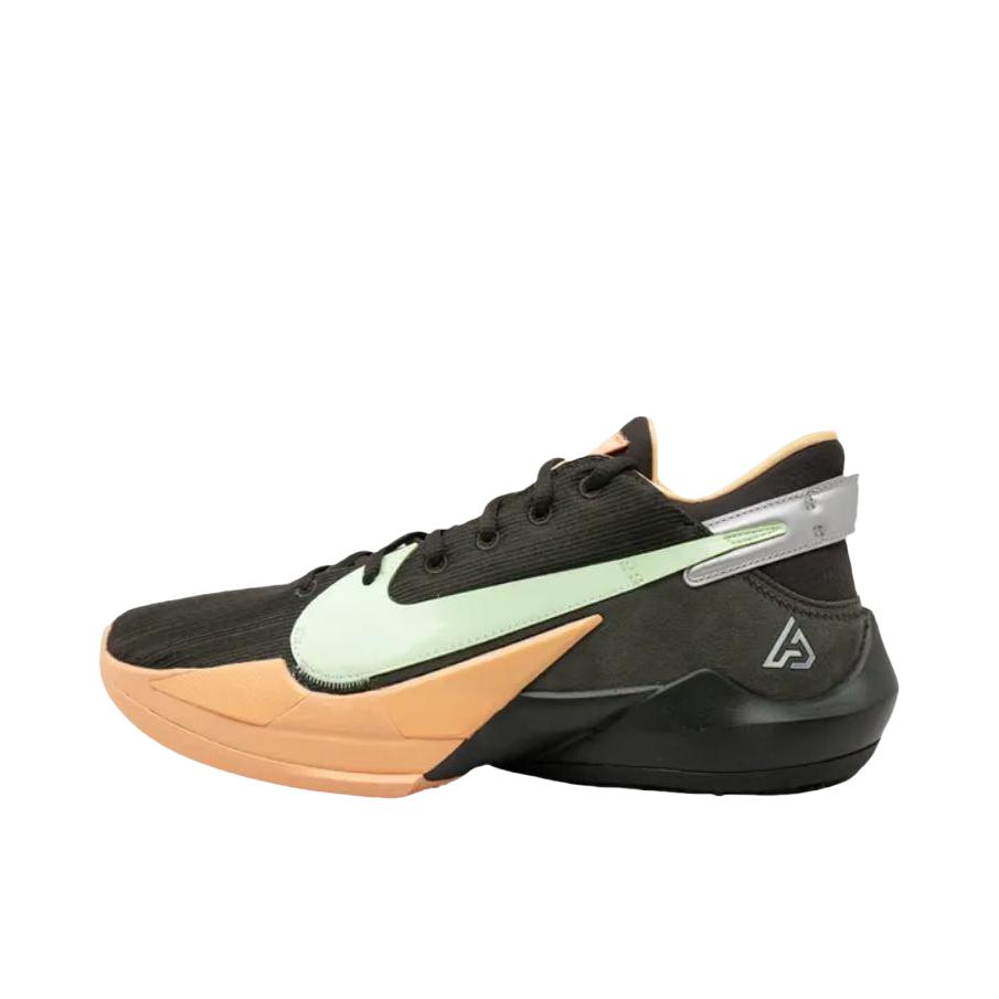 推荐商品：Nike Zoom Freak 2 字母哥2代 缓震回弹 防滑耐磨 包裹性支撑 舒适轻便 实战 篮球鞋 绿色
