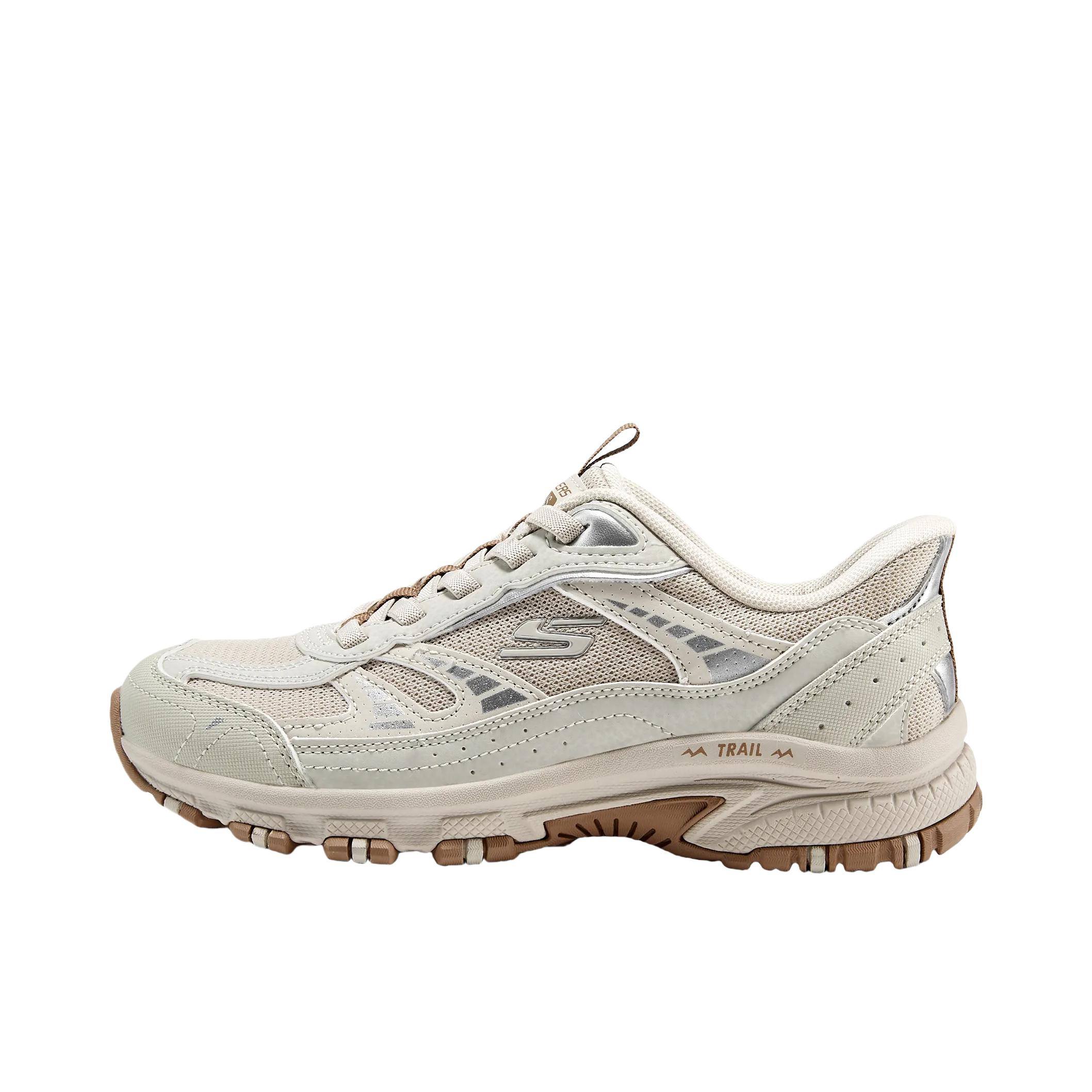 推荐商品：Skechers/斯凯奇 闪穿鞋 老爹鞋 户外休闲鞋 缓震耐磨越野徒步 女款/乳白色