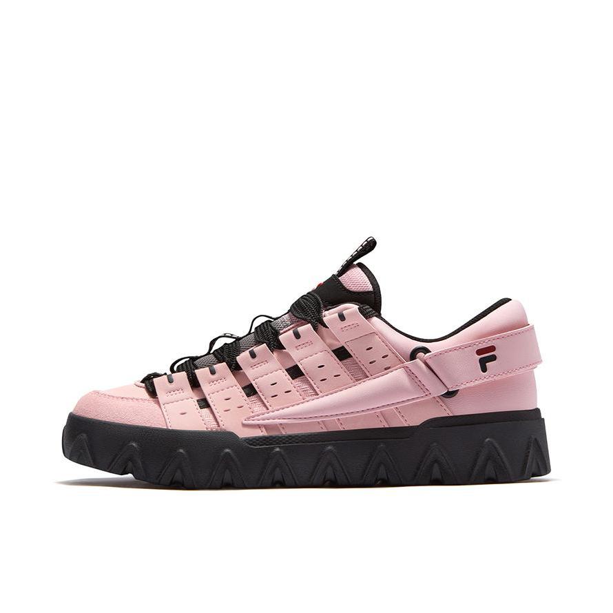 推荐商品：【章昊同款】 FILA/斐乐 PISA 运动休闲鞋 圆头系带低帮增高贴合滑板情侣厚底冬季复古轻便 女款/鲨鱼皮灰/柔粉色