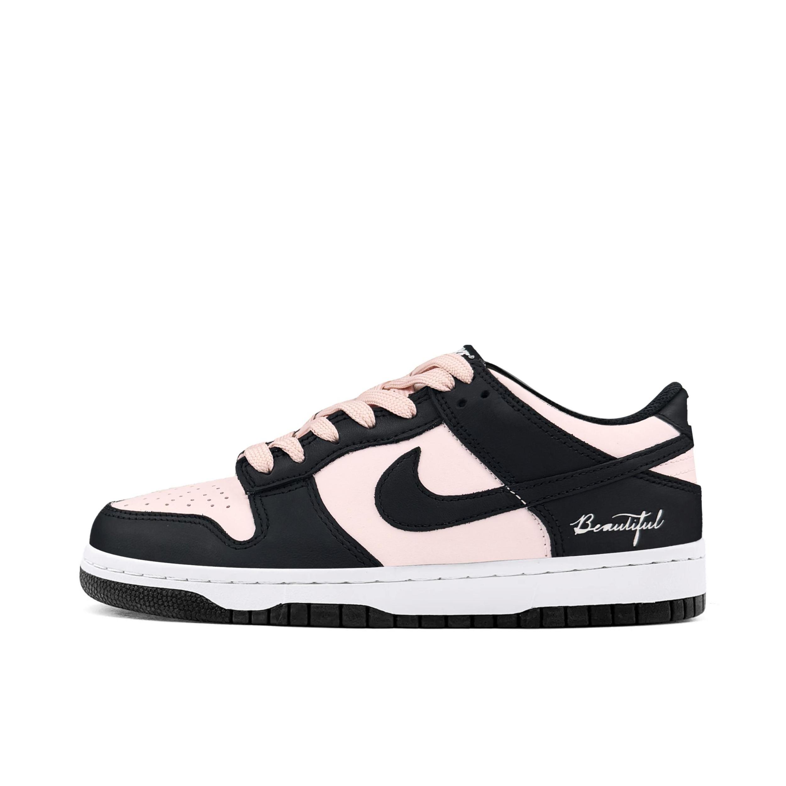 推荐商品：【定制球鞋】 Nike Dunk 板鞋 平跟系带防滑耐磨做旧高街简约百搭潮流复古美式 女款/黑粉拿铁
