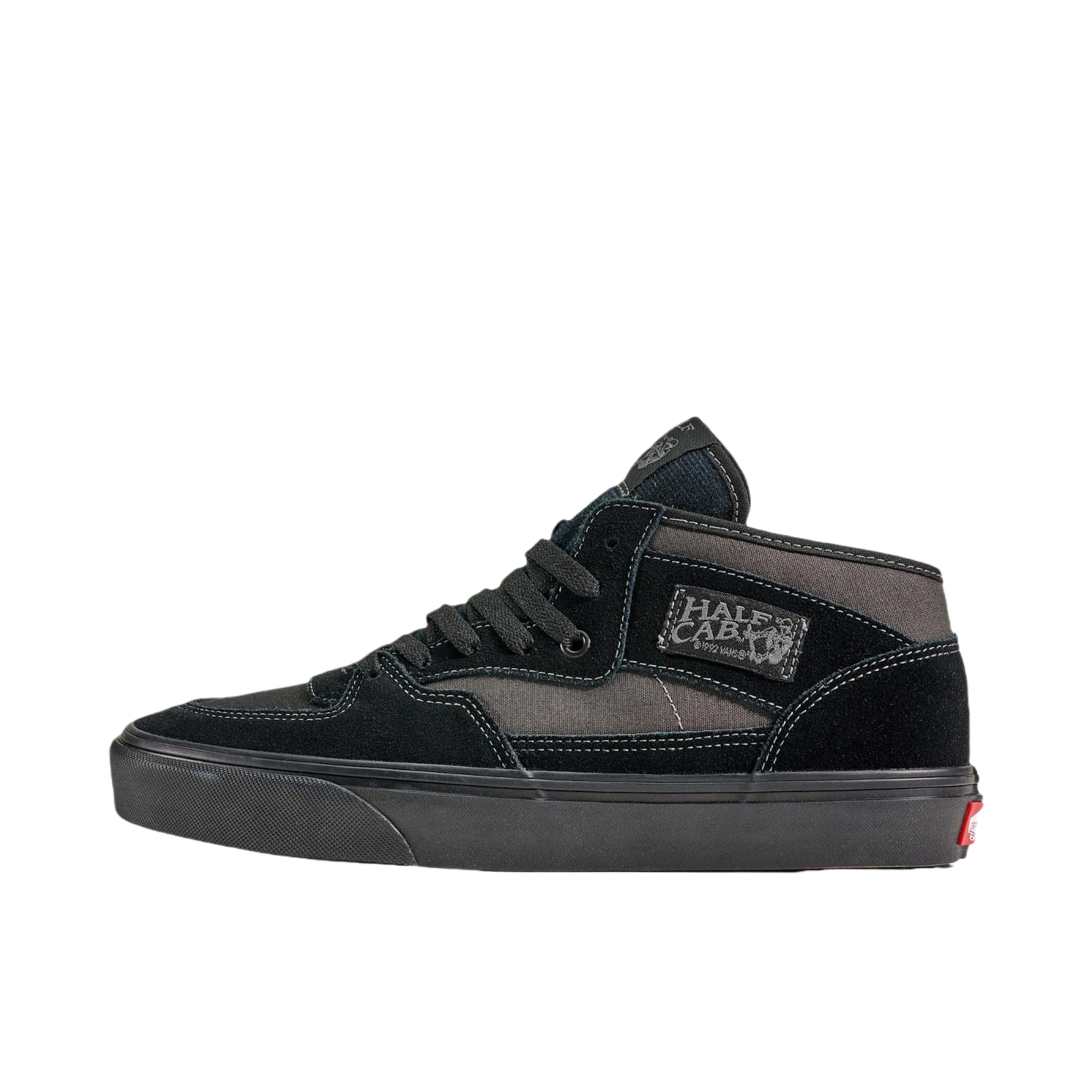 推荐商品：Vans/范斯 Half Cab 板鞋 减震透气防滑耐磨系带舒适轻便百搭复古贴合 曜石黑