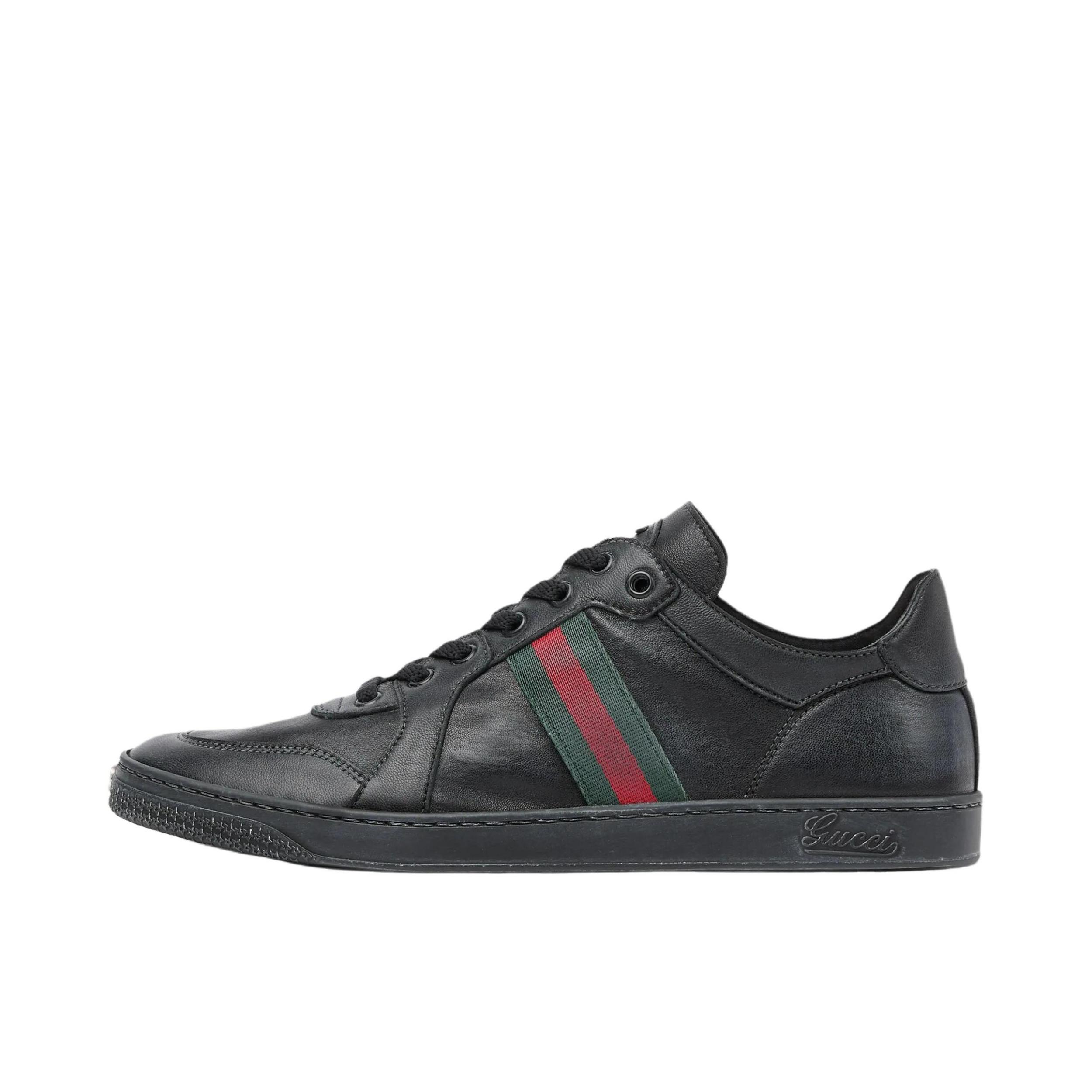 推荐商品：Gucci Famiglia 板鞋 舒适时尚简约百搭圆头做旧效果 男款/黑色