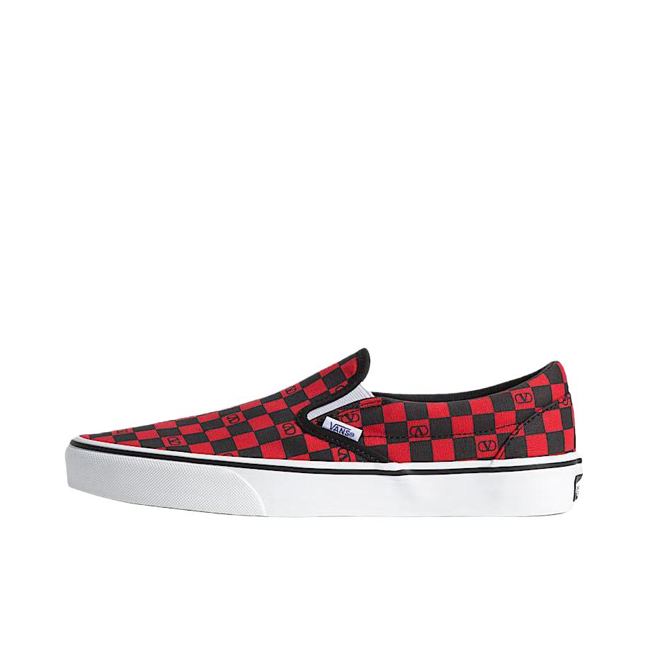 推荐商品：Vans/范斯 Classic Slip-on 防滑 简约 棋盘格 一脚蹬 百搭 休闲 帆布鞋 Valentino Garavani联名/黑色/红色