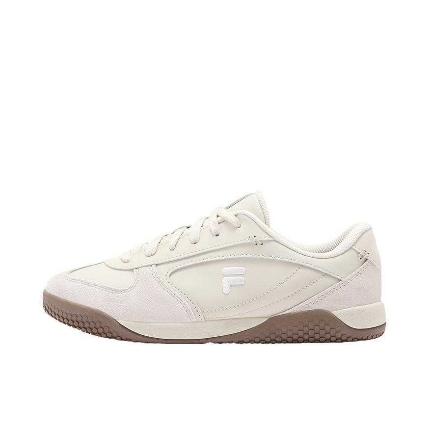 推荐商品：FILA/斐乐 FUSION WING DX 羽翼鞋 薄巧鞋板鞋 阿甘鞋 街头风小白鞋德训鞋薄底鞋复古芭蕾风 女款/杏仁奶白色