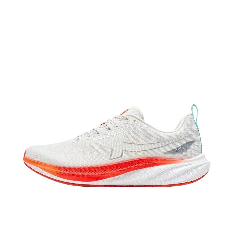 推荐商品：特步 薄底香菜2代 无板 跑鞋 系带包裹性回弹网面体测训练减震轻便 帆白色/澈青蓝