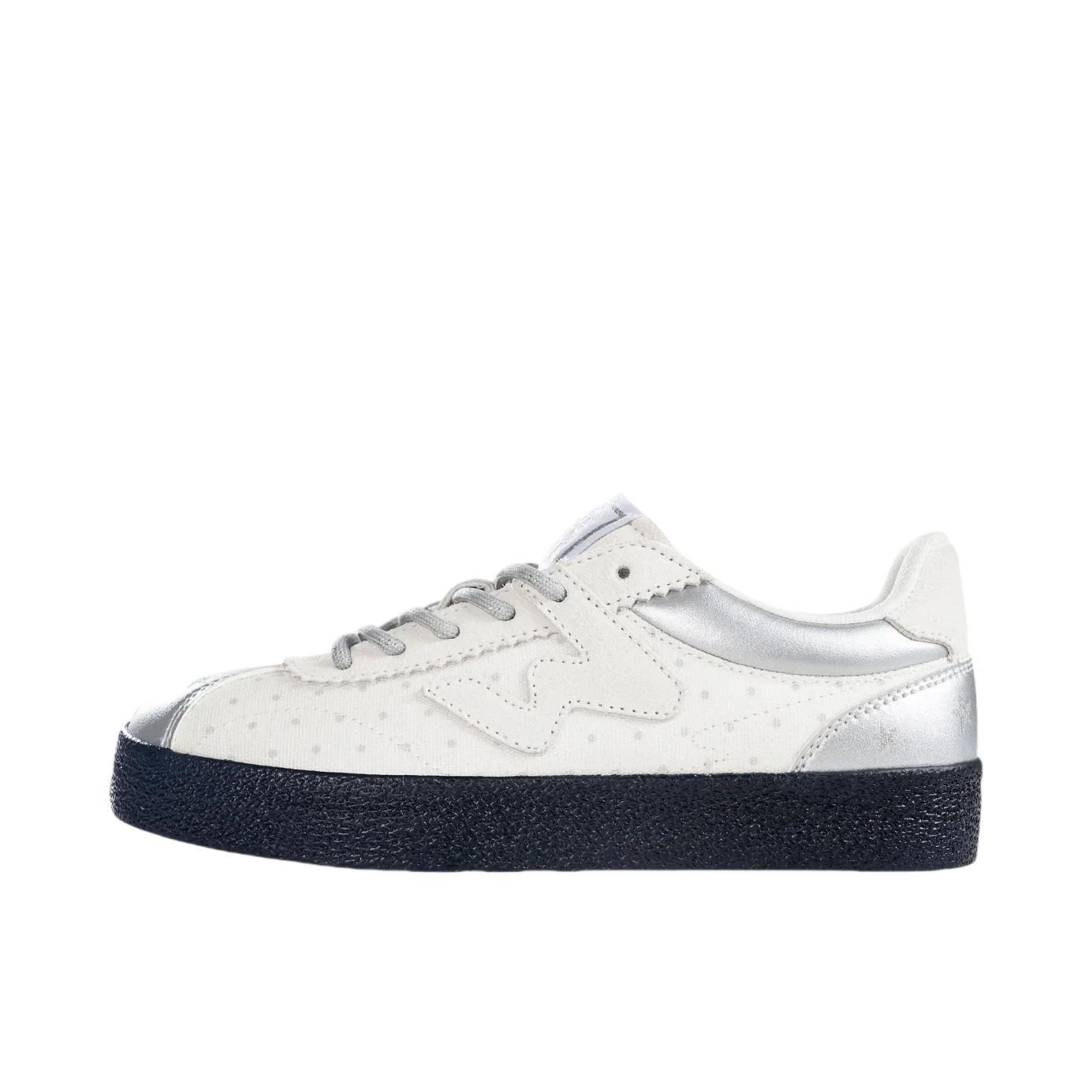 推荐商品：Ollieskate/顽刻 W系列 板鞋 时尚舒适耐磨休闲冬季德训 白色/银色