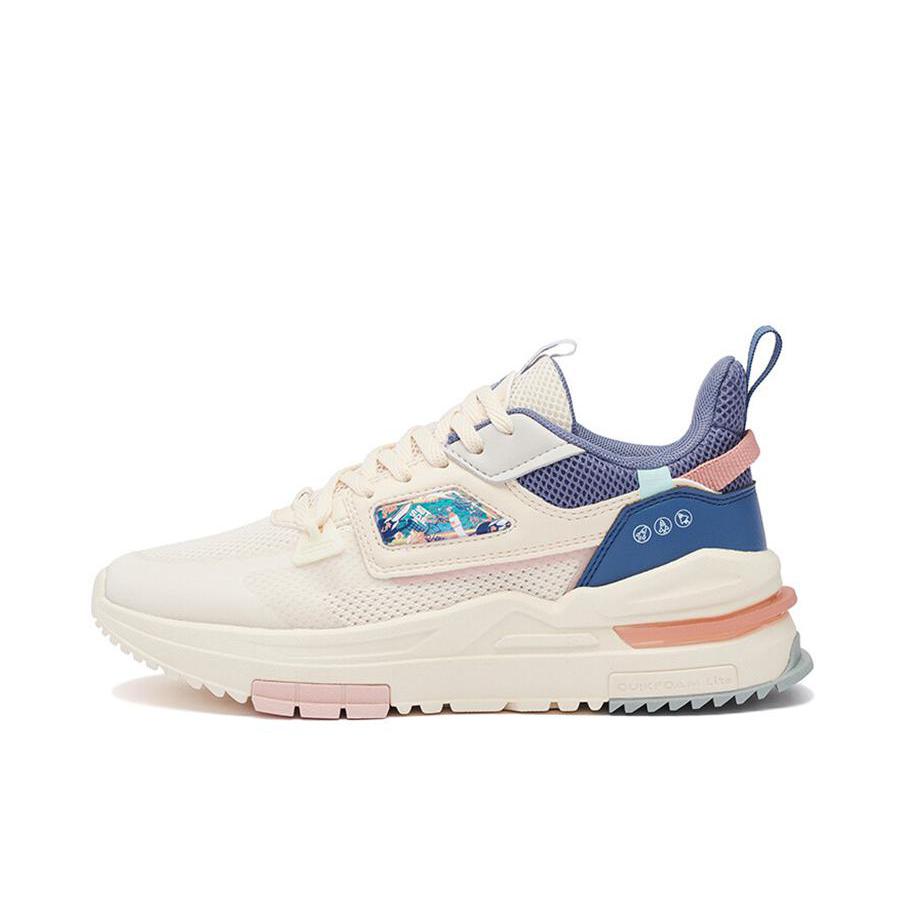 推荐商品：361° 轻便缓震 网面透气 防滑耐磨 百搭软底 运动休闲鞋 572236703 女款/西米色/磨砂蓝