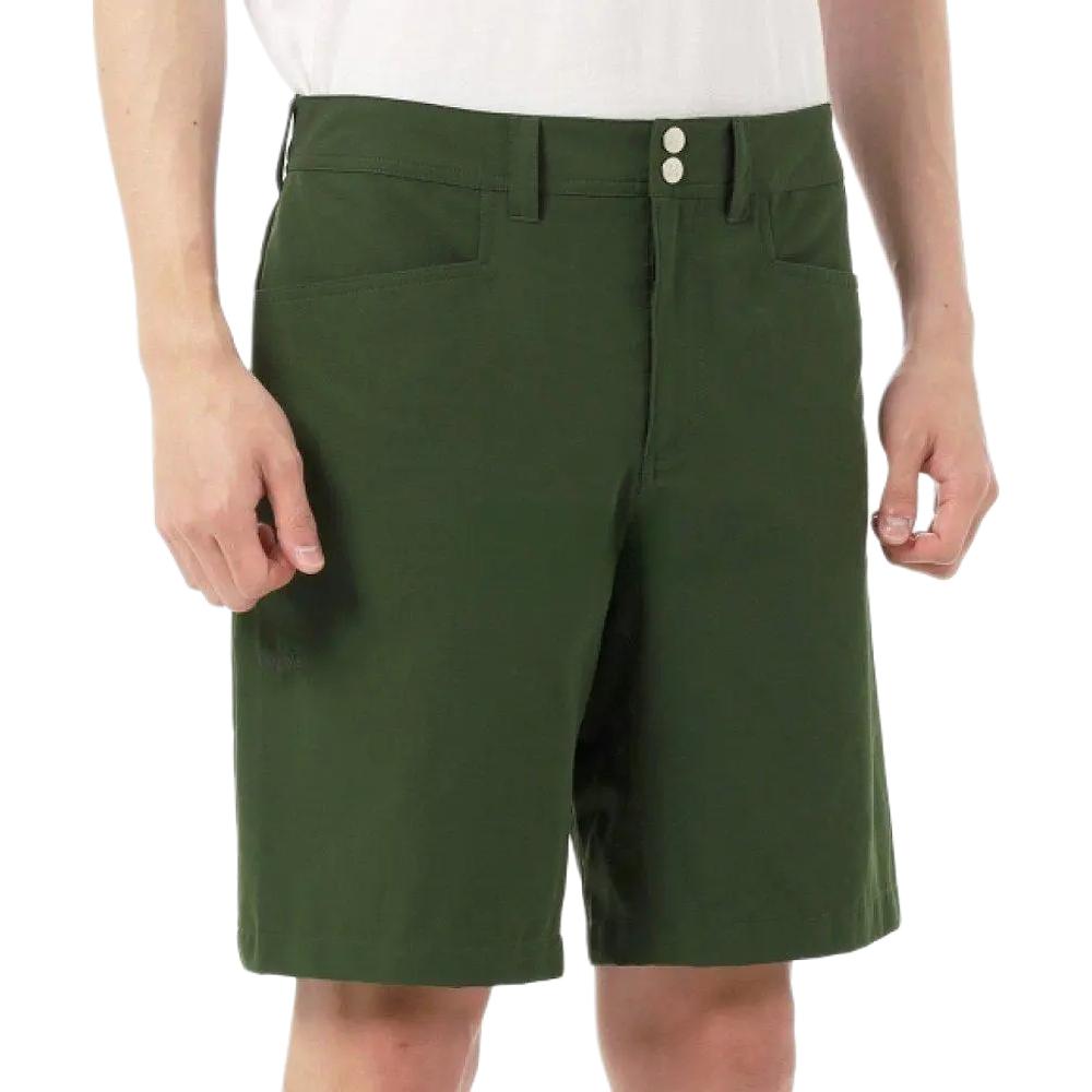 推荐商品：Haglofs 纯色透气速干耐磨休闲短裤 607876-5S9 绿