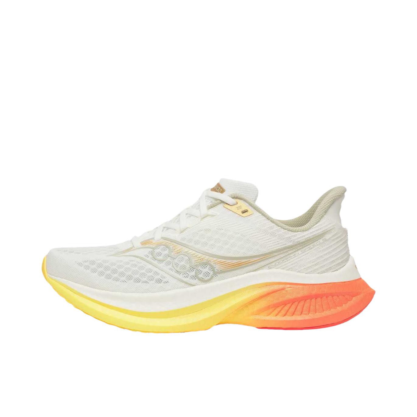 推荐商品：Saucony/索康尼 Endorphin Speed 啡速 5 缓震回弹 轻便透气 舒适耐磨 竞速 马拉松 越山向海 尼龙板 长距离 训练 防滑 跑鞋 象牙白/火焰红