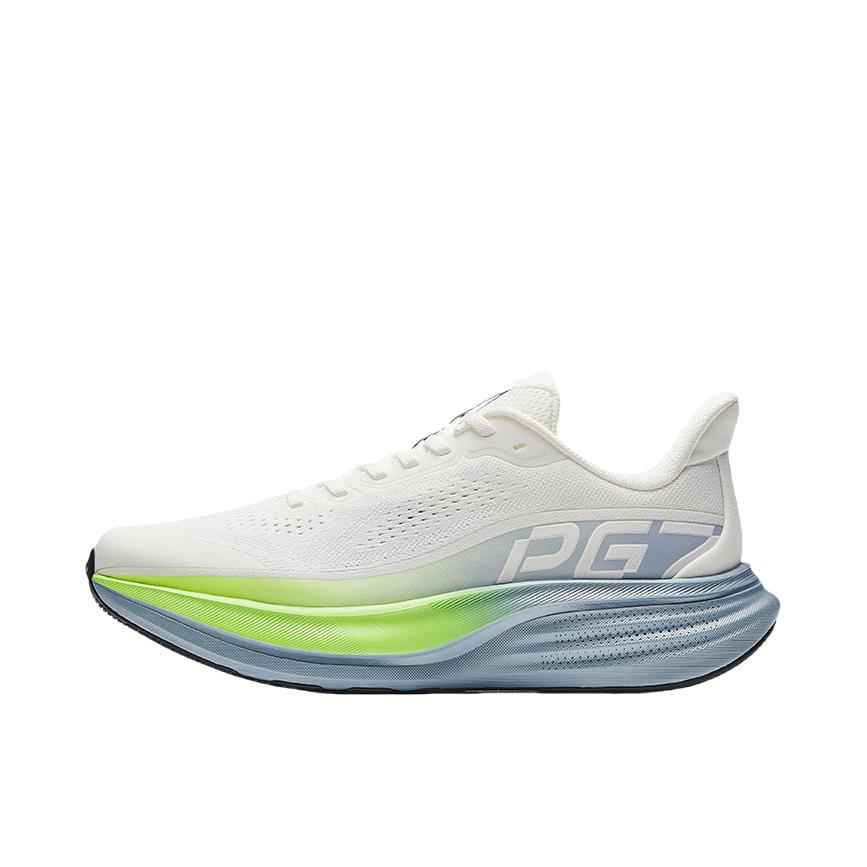 推荐商品：安踏 旅步3 PG7 跑鞋 软弹缓震防滑回弹网面慢跑 纸莎白/荧光精灵黄/蒙尘蓝