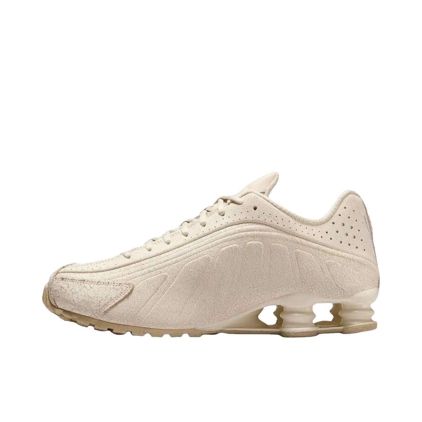 推荐商品：Nike Shox R4 跑鞋 气柱弹簧气垫防滑耐磨舒适减震复古百搭合成革回弹支撑贴合短跑耐用 米色