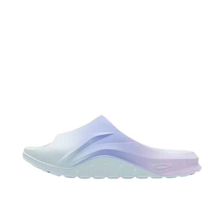推荐商品：李宁 Soft Clap 拖鞋 简约百搭防滑防磨一字外穿潮流休闲时尚 乡空蓝/净空蓝/云紫色