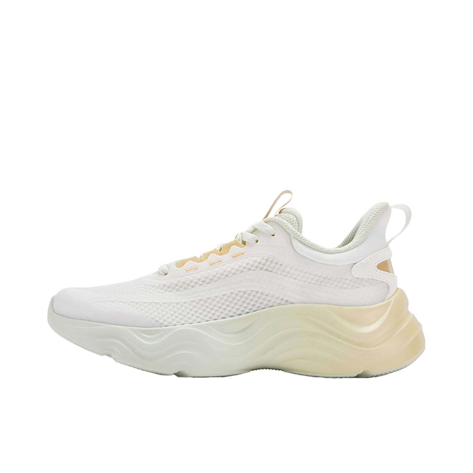 推荐商品：361° 缓震回弹 防滑耐磨 网面透气 轻便软底 增高 舒适百搭 慢跑 跑鞋 682412245 女款/羽毛白/蜜瓜绿