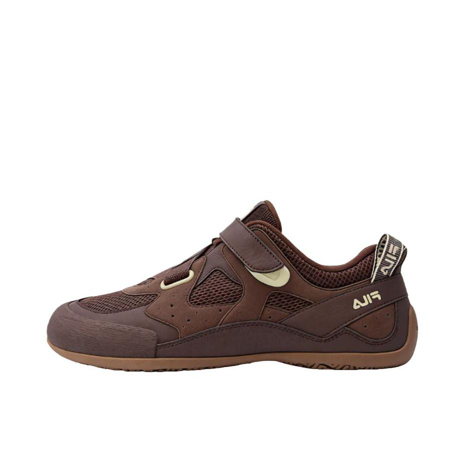 推荐商品：FILA/斐乐 STEP 彩石鞋 德训鞋 运动休闲鞋 魔术贴低帮薄底 女款/花园棕