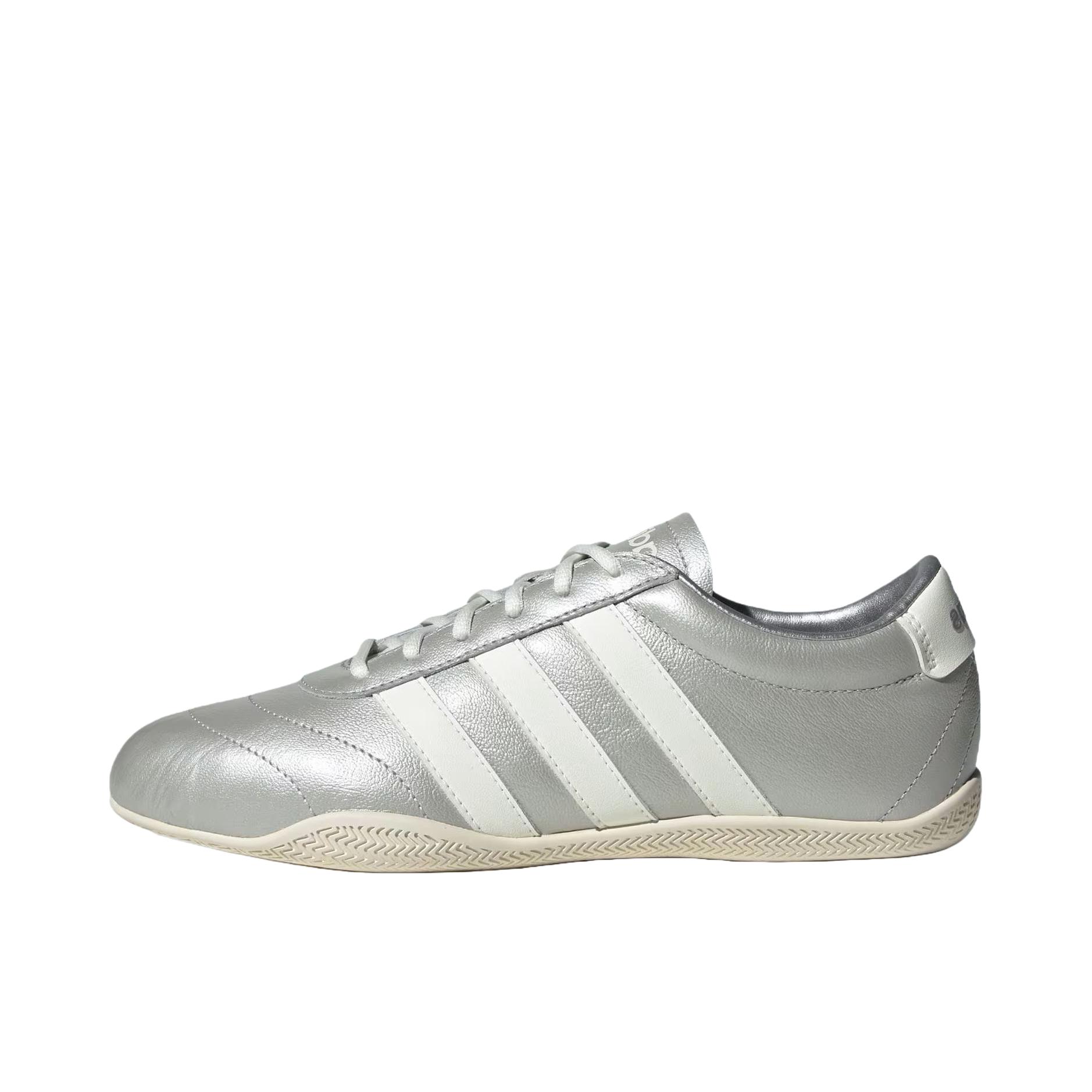 推荐商品：adidas Grand Court Lo 德训鞋 薄底鞋 运动休闲鞋 舒适潮流百搭复古贴合 银色/白色