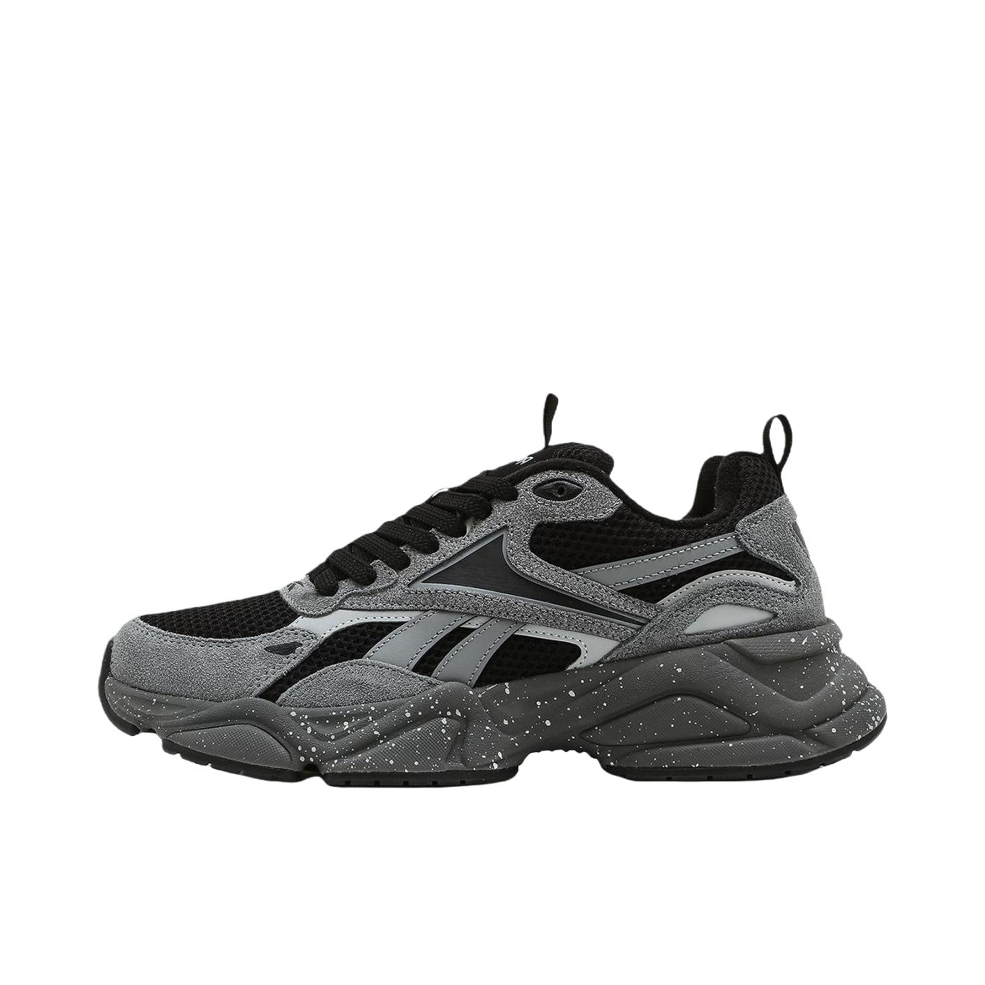 推荐商品：Reebok/锐步 Charge Run 跑鞋 百搭厚底圆头 灰色/黑色 