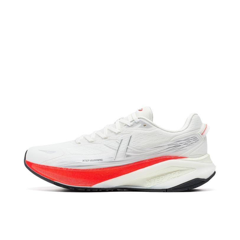 推荐商品：特步 凌步3 跑鞋 轻便回弹耐磨减震训练短跑长跑 帆白色/银色