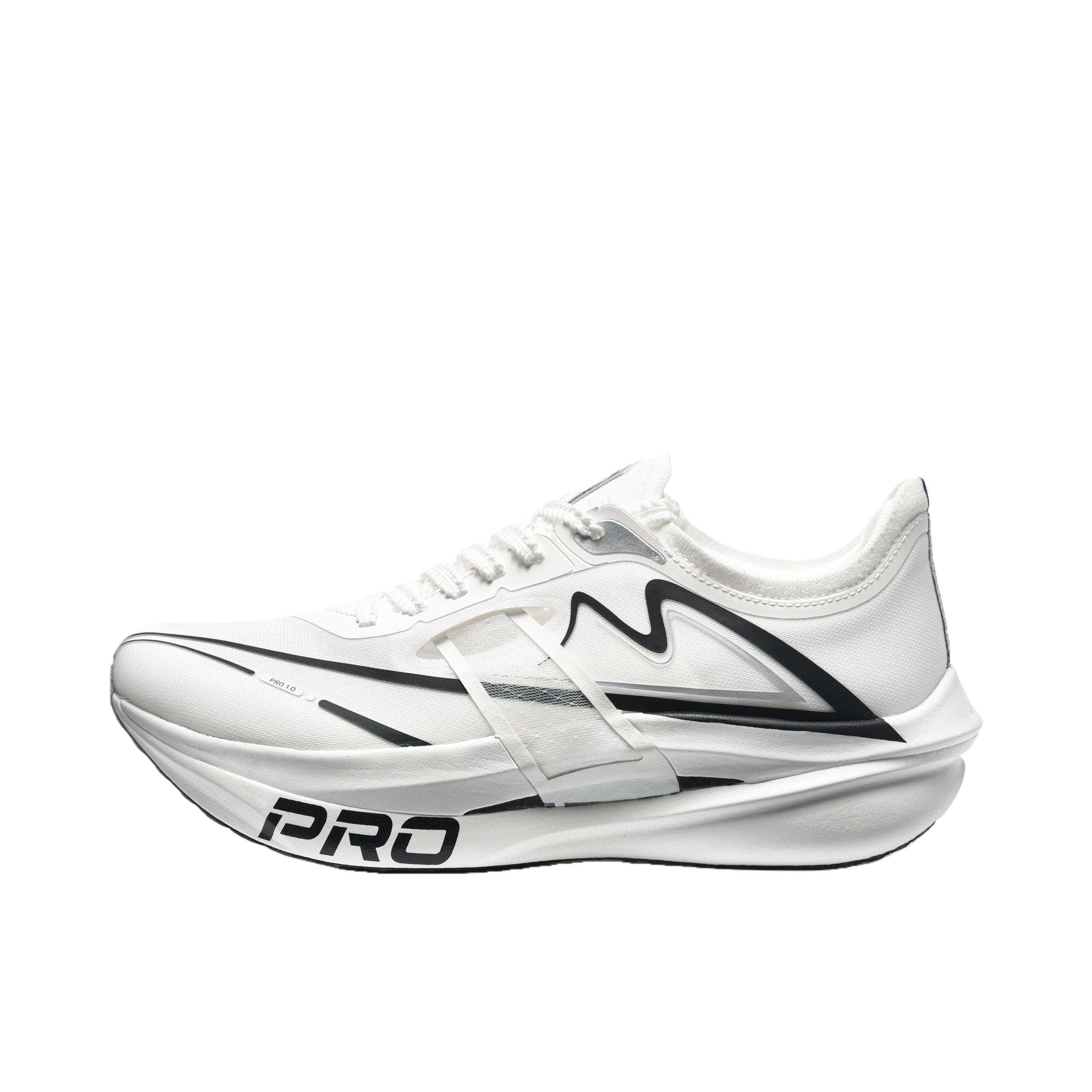 推荐商品：音速猫 上瘾Pro 跑鞋 双碳板缓震竞速防滑中长体测马拉松自适应系统动态锁止三周年随速 天使白