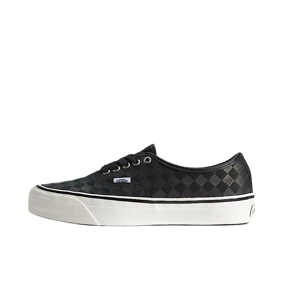 推荐商品：Vans/范斯 Authentic 潮流休闲 轻便舒适 防滑耐磨 百搭运动 复古 板鞋 深黑色/羽白色