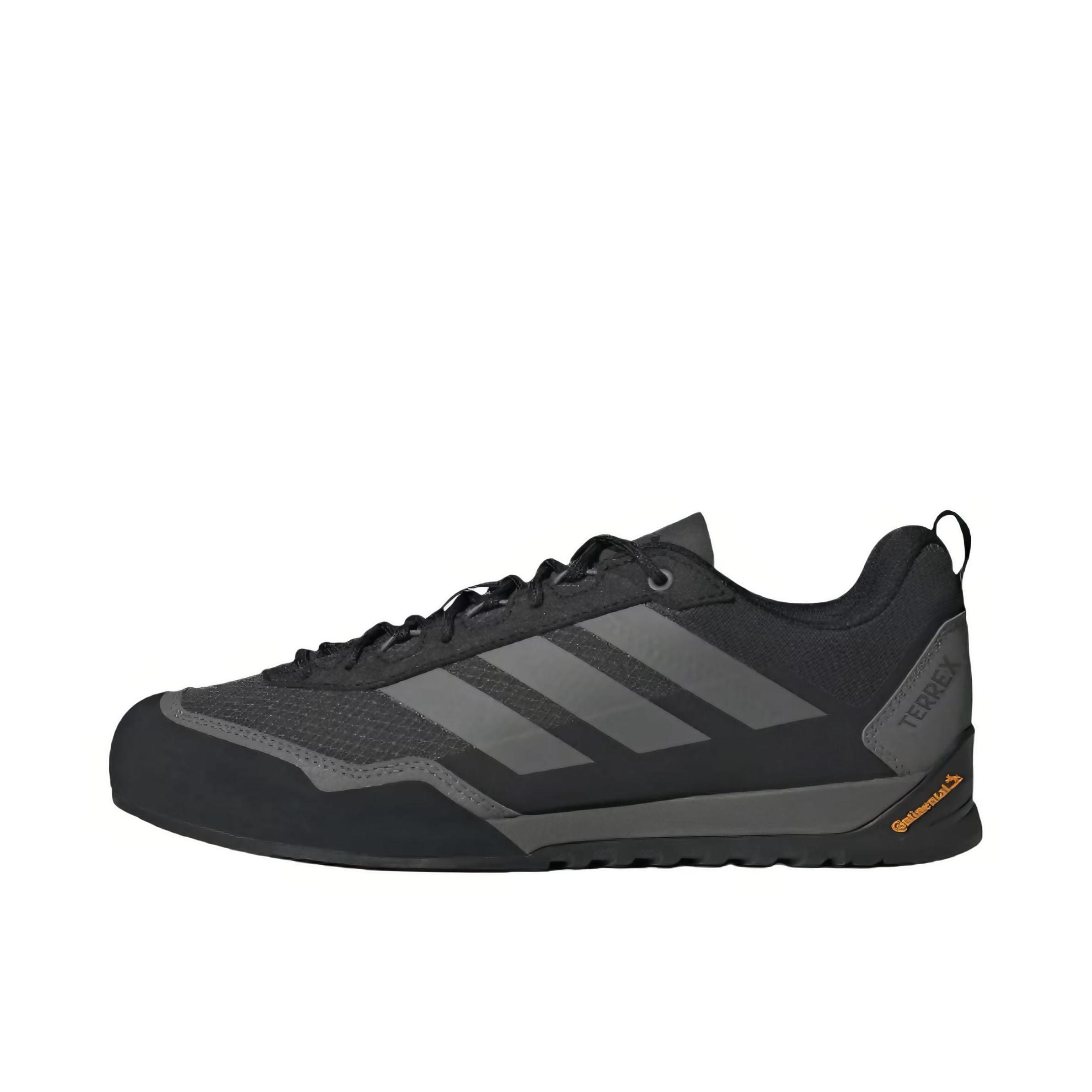 推荐商品：adidas Terrex Skychaser Solo 3 登山鞋 户外鞋 舒适防滑耐磨简约 黑色