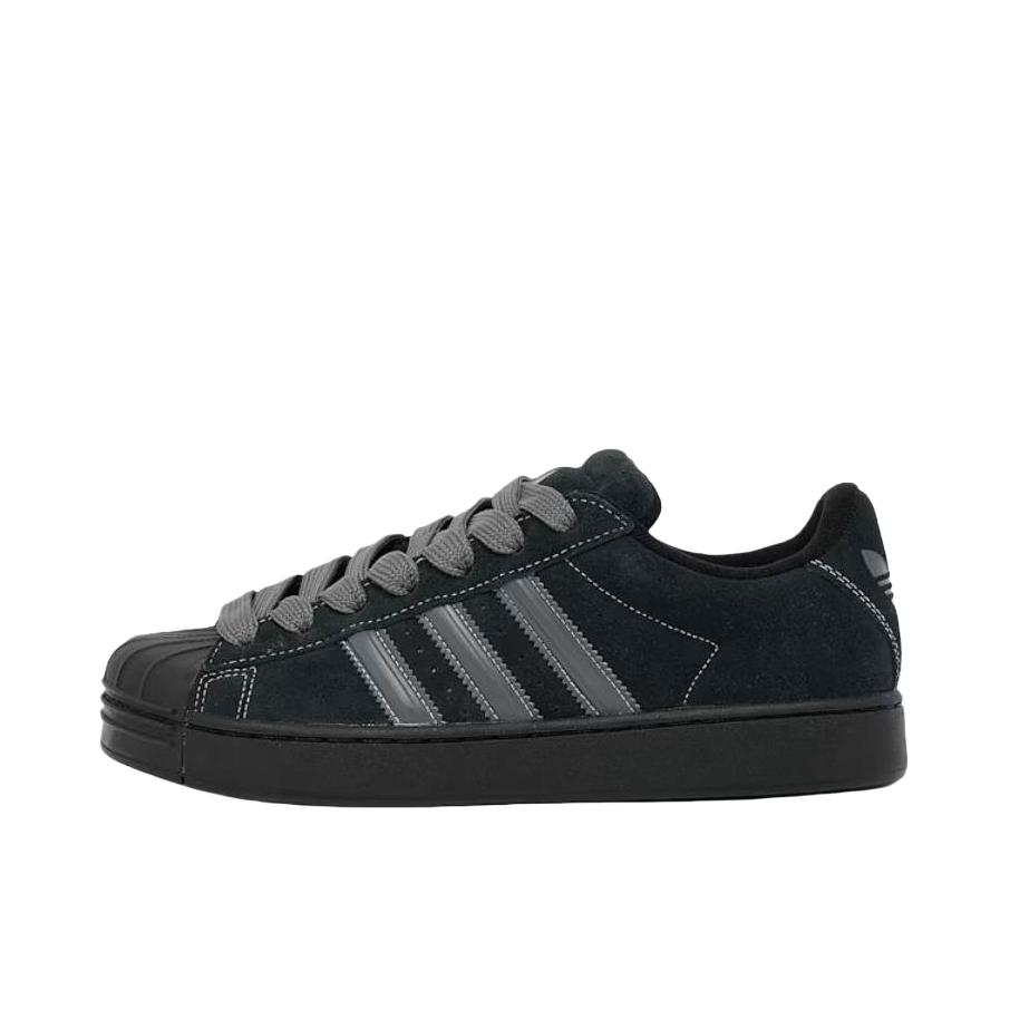 推荐商品：adidas Originals SUPERSTAR ST 板鞋 圆头平跟橡胶贴合耐穿 黑色