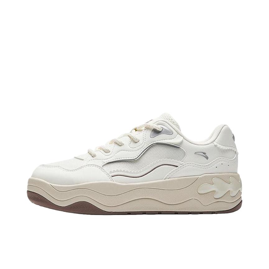 推荐商品：安踏 板鞋 舒适时尚耐磨百搭增高网面厚底 922628011 女款/象牙白/银色