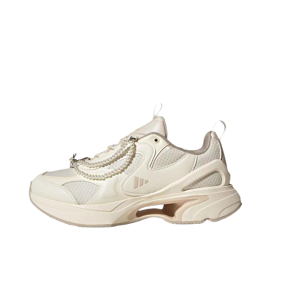 推荐商品：adidas SWANNER 跑鞋 防滑耐磨舒适轻便缓震回弹低帮时尚轻运动 女款/米色