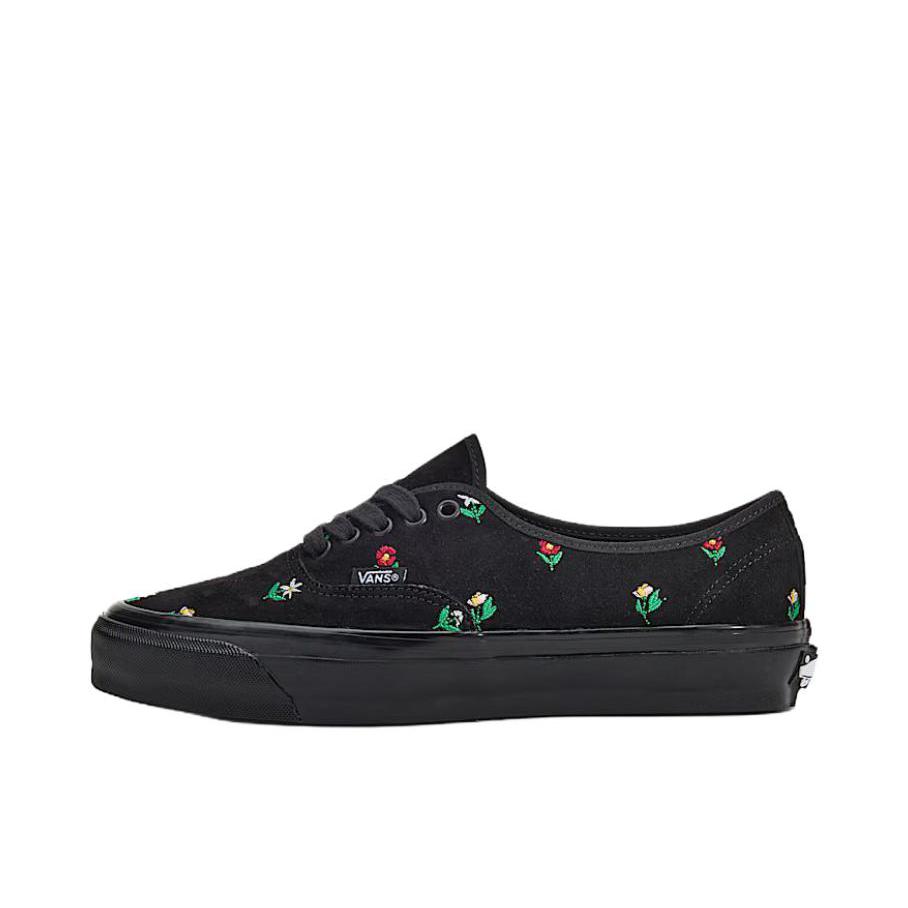 推荐商品：Vans/范斯 OTW Authentic One Piece Vibram 五角星 洞洞鞋 板鞋 深黑色