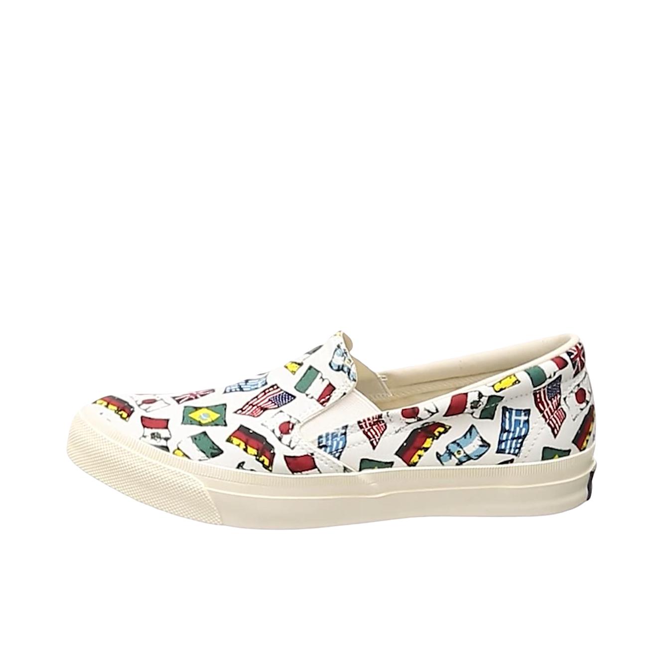推荐商品：Converse/匡威 Skidgrip slip on 帆布鞋 防滑平跟一脚蹬圆头 白色