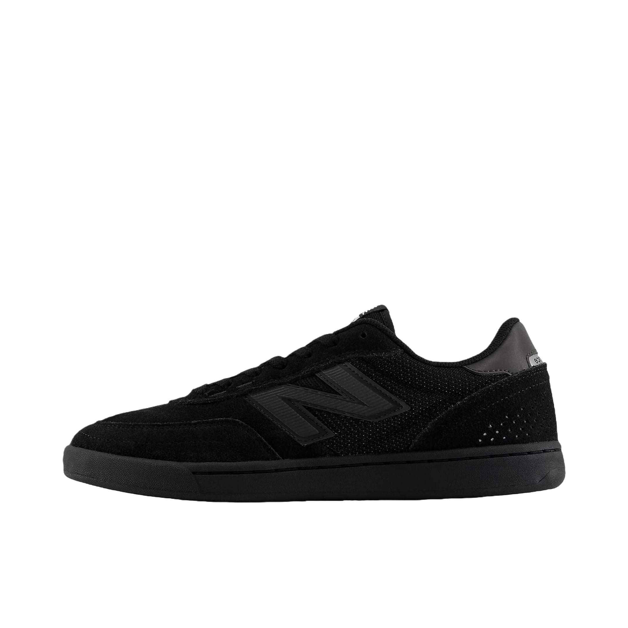 推荐商品：New Balance Numeric 440 V2 防滑 低帮 圆头 平跟 板鞋 D宽/深黑色