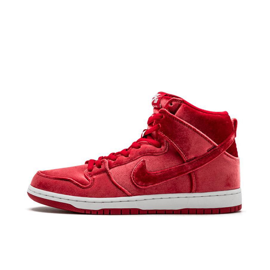 推荐商品：Nike Dunk 板鞋 经典复古百搭 Red Velvet SB/高帮/红色/白色