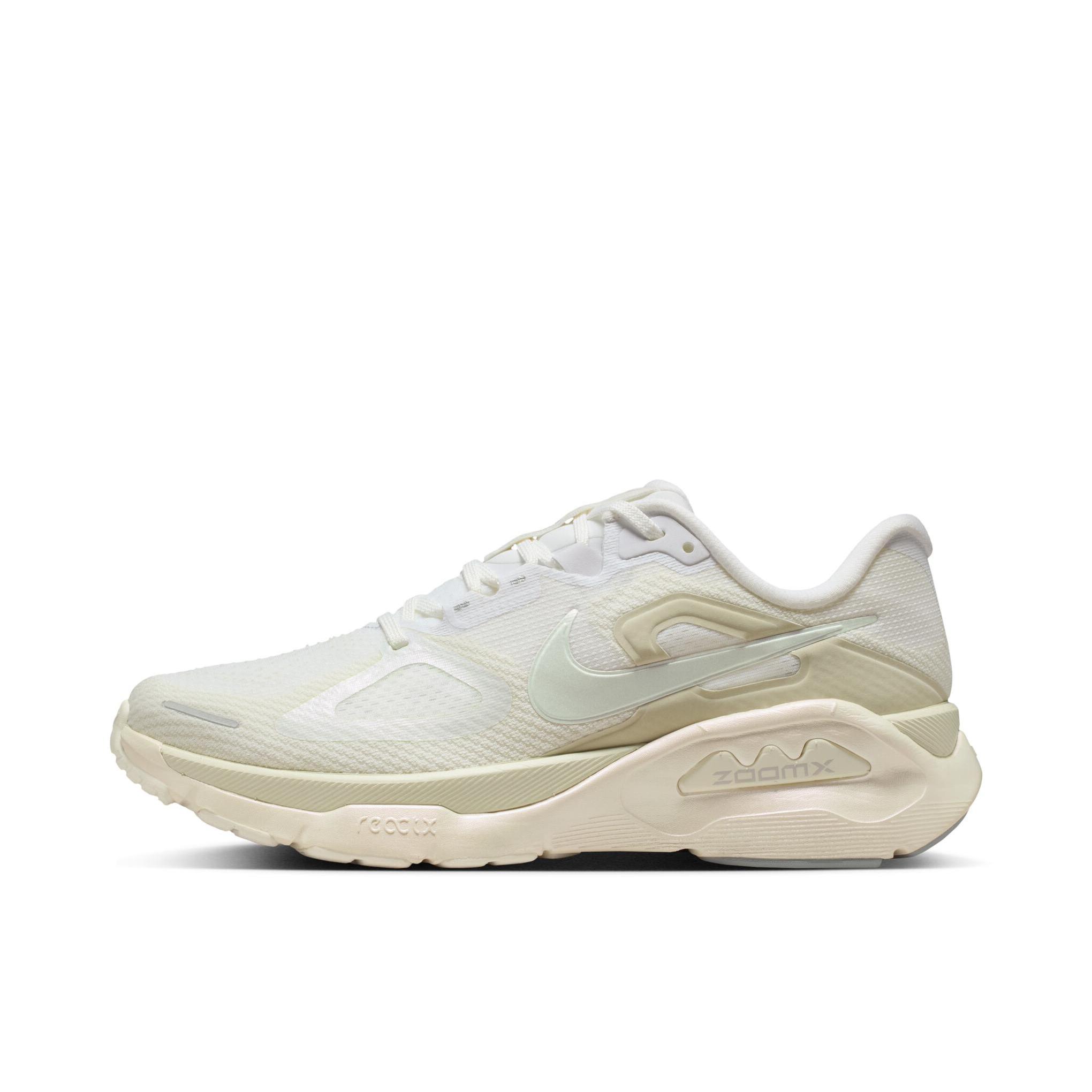 推荐商品：Nike Structure Plus 跑鞋 支撑贴合厚底系带圆头 白色/帆白色/海玻璃色/粉白色