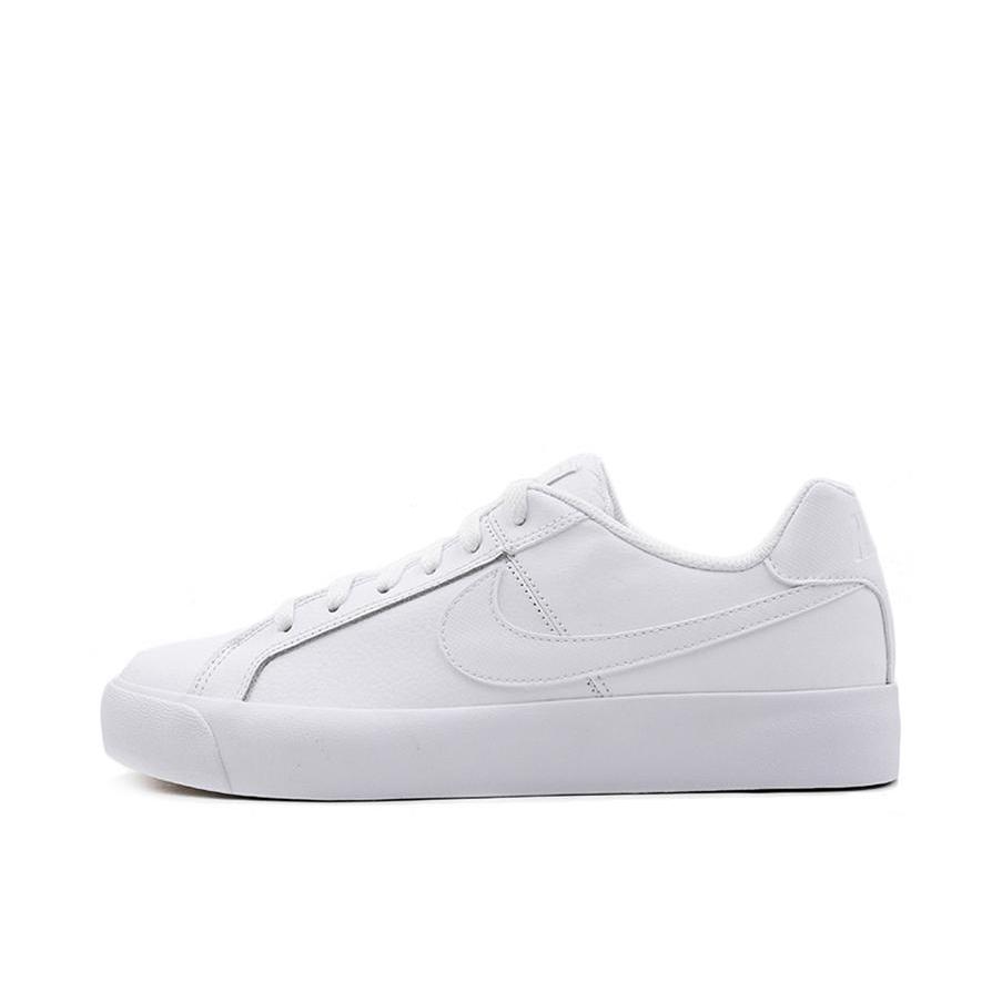 推荐商品：Nike Court Royale 板鞋 轻便防滑耐磨复古透气运动休闲低帮 White 男款/低帮/纯白