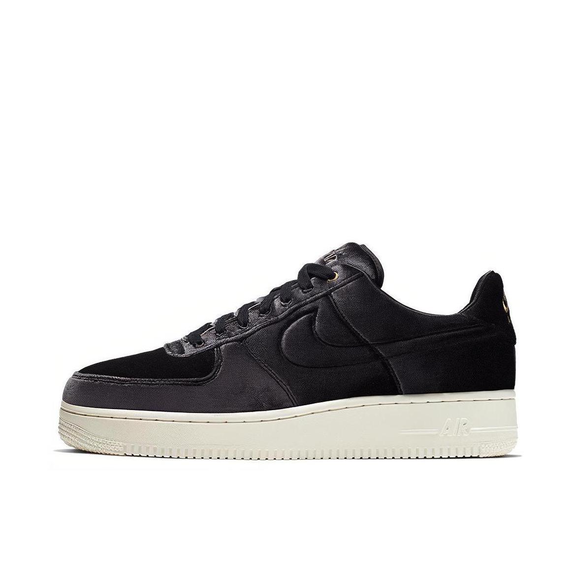推荐商品：Nike Air Force 1 空军一号 板鞋 轻便舒适百搭耐磨防滑复古 Black Velour 黑丝绒