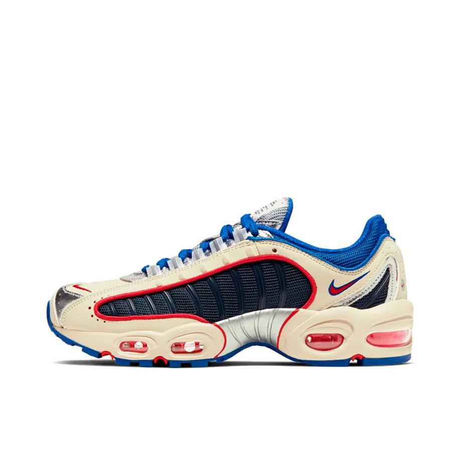 推荐商品：Nike Air Max Tailwind 4 跑鞋 防滑耐磨轻便透气舒适减震复古潮流织物支撑合成革回弹拼接 Black/Red/Seashell 逐梦太空
