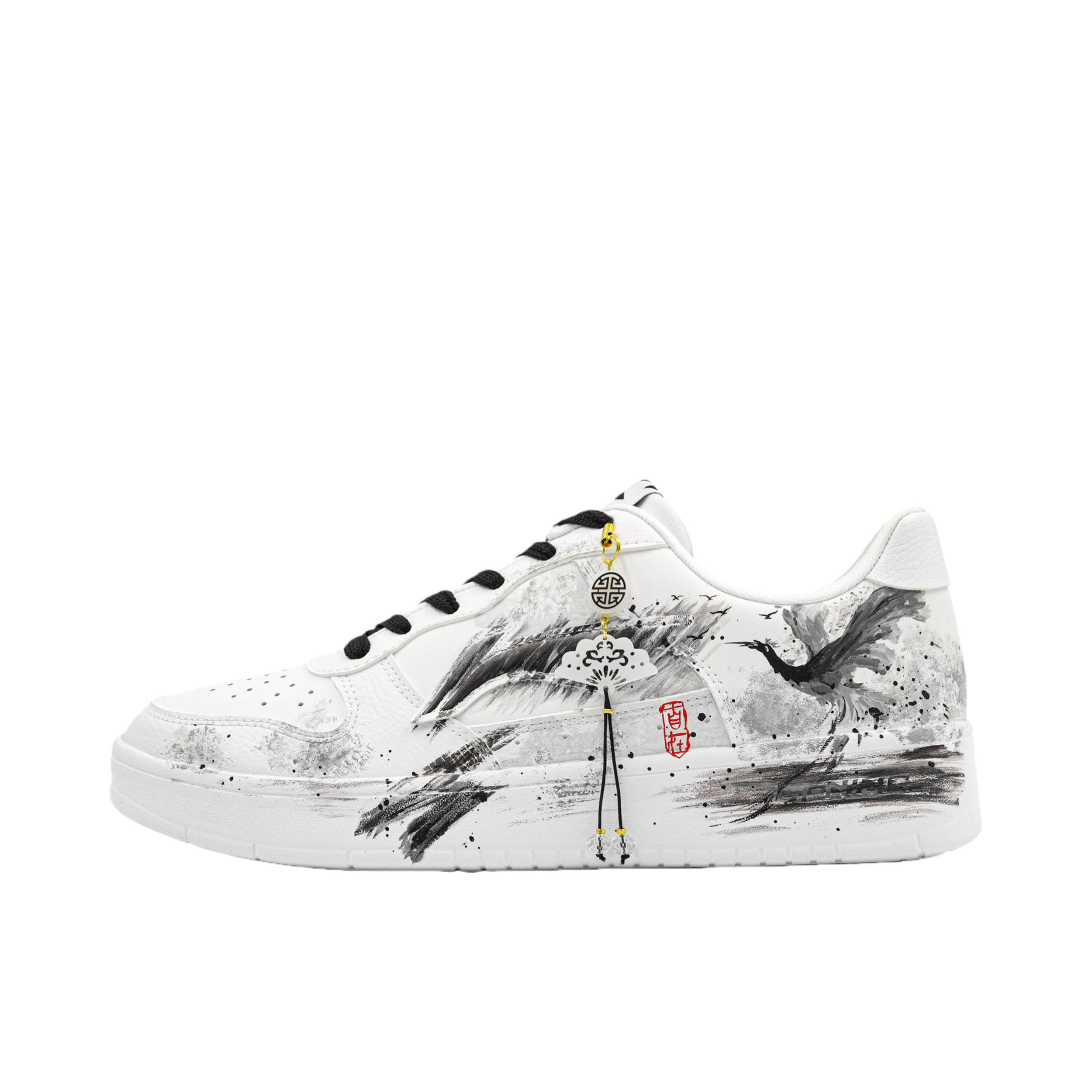 推荐商品：【定制球鞋】 李宁 浮舟 板鞋 减震透气防滑耐磨轻便潮流复古时尚百搭休闲简约防水 燕舞