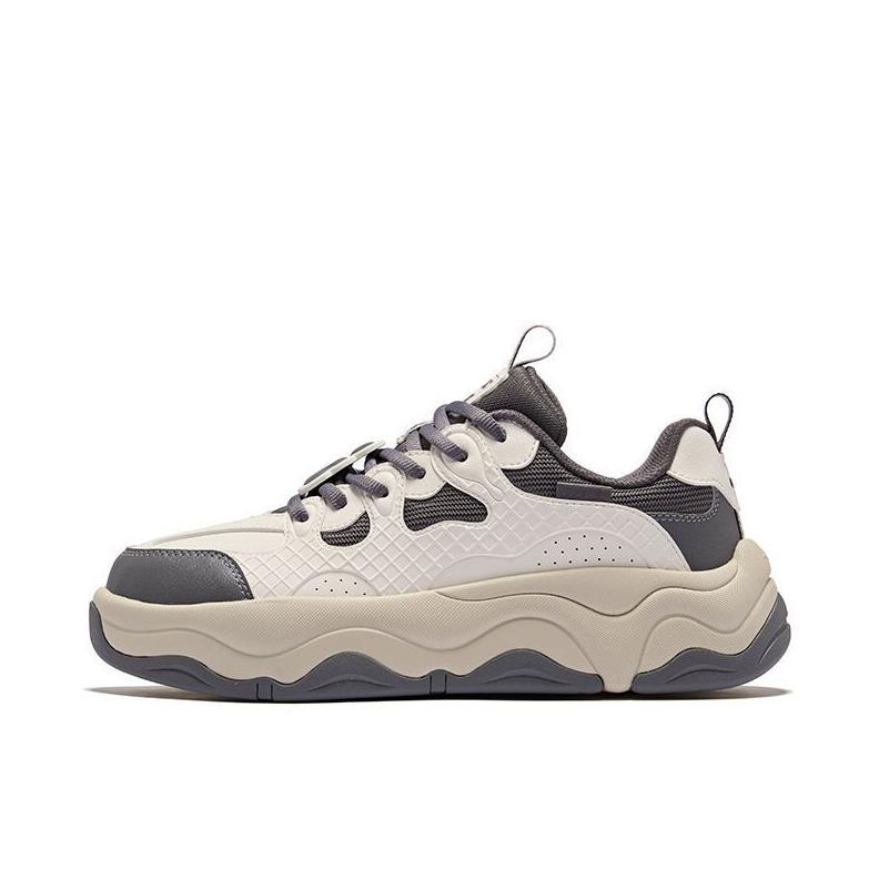 推荐商品：鸿星尔克 软糖 松糕鞋 板鞋 舒适百搭休闲简约增高甜美冬季防水轻便防滑厚底 女款/沉静灰/微晶白