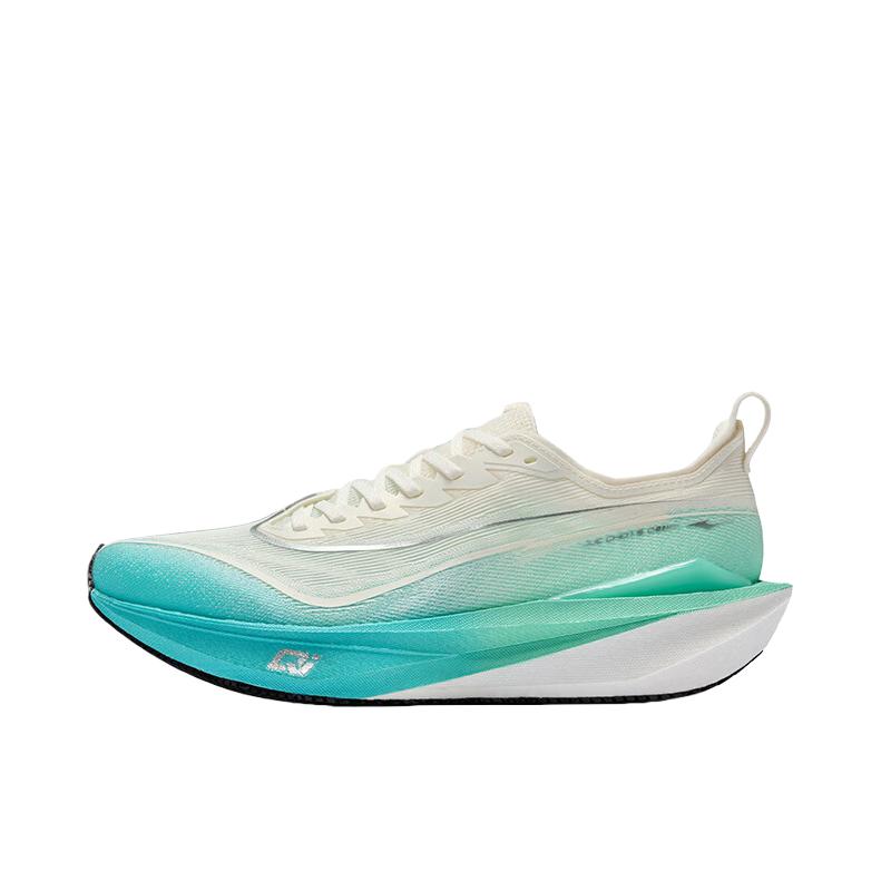 推荐商品：鸿星尔克 绝尘5.0 跑鞋 竞速减震回弹体测慢跑训练缓震轻便软弹 青出于蓝/微晶白/青竹色