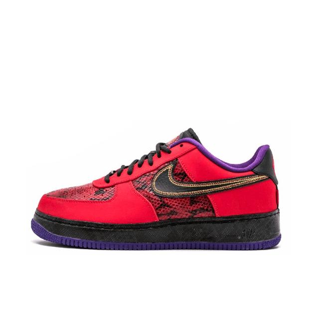 推荐商品：Nike Air Force 1 空军一号 板鞋 轻便舒适百搭耐磨防滑复古 Year of the Snake 蛇年/深红蛇纹