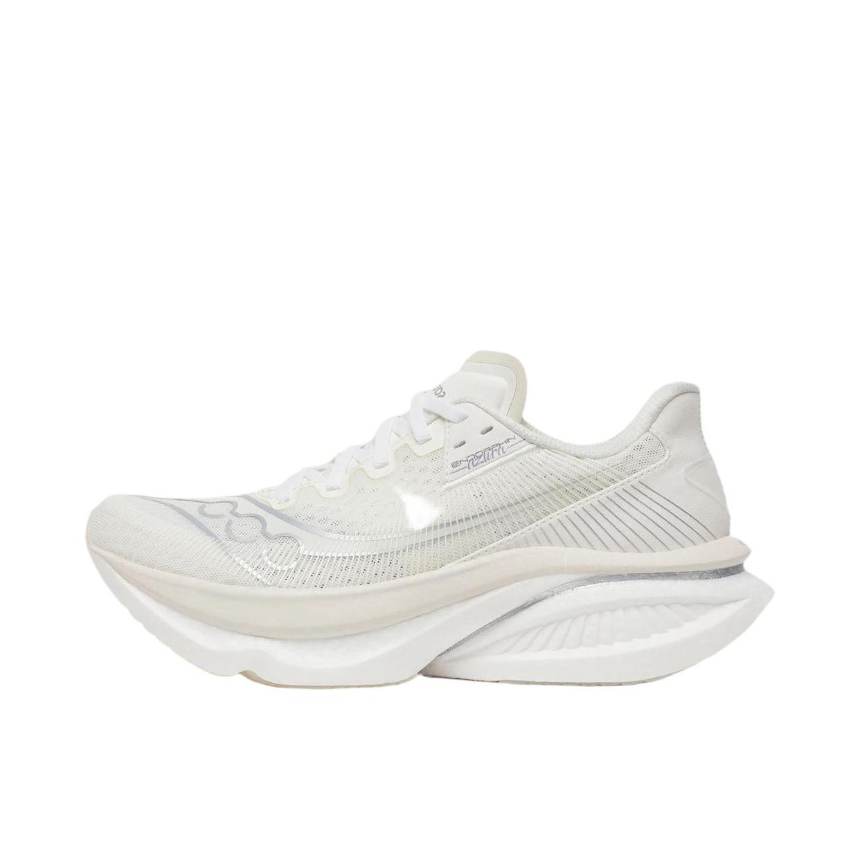 推荐商品：Saucony/索康尼 Endorphin Azura 跑鞋 柔软休闲轻便舒适回弹贴合训练 浅米色/白色