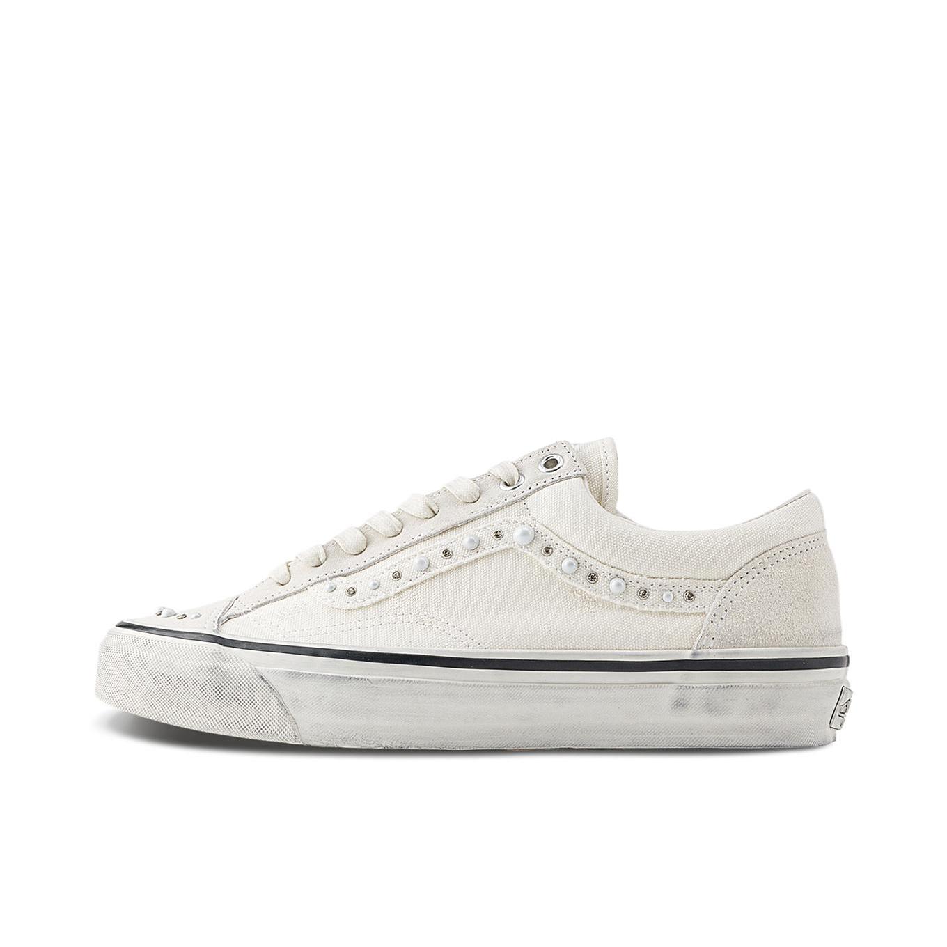 推荐商品：Vans/范斯 Style 36 滑板鞋 板鞋 舒适轻便防滑耐磨复古百搭帆布拼接防水运动 淡白色