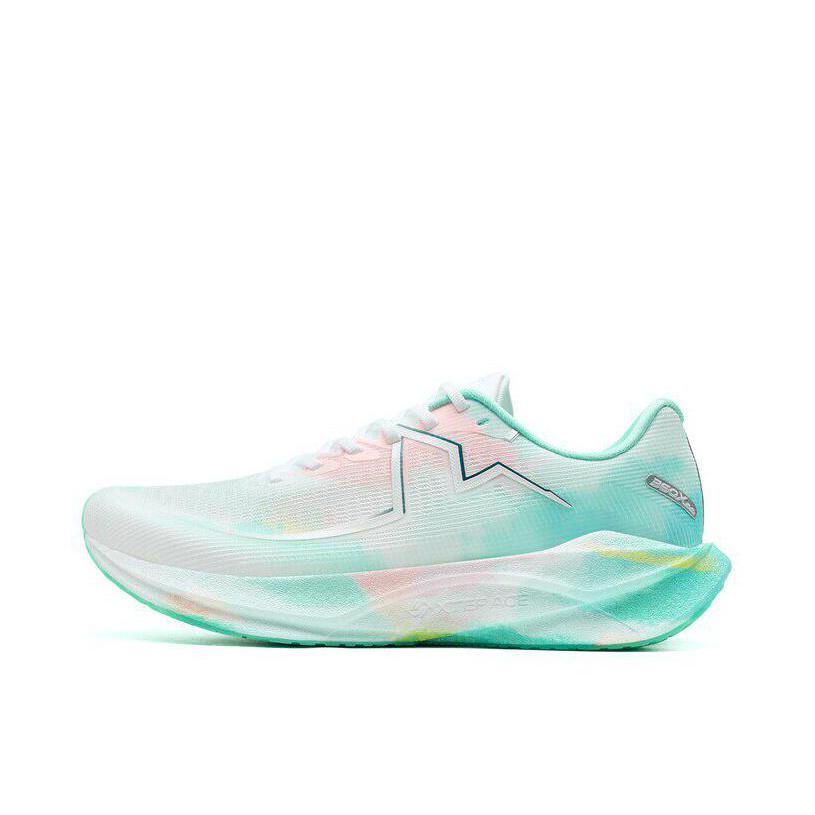 推荐商品：特步 360X3.0 跑鞋 软弹减震耐磨防滑碳板稳定推进体测训练 经典白/曼波绿/柔和橘