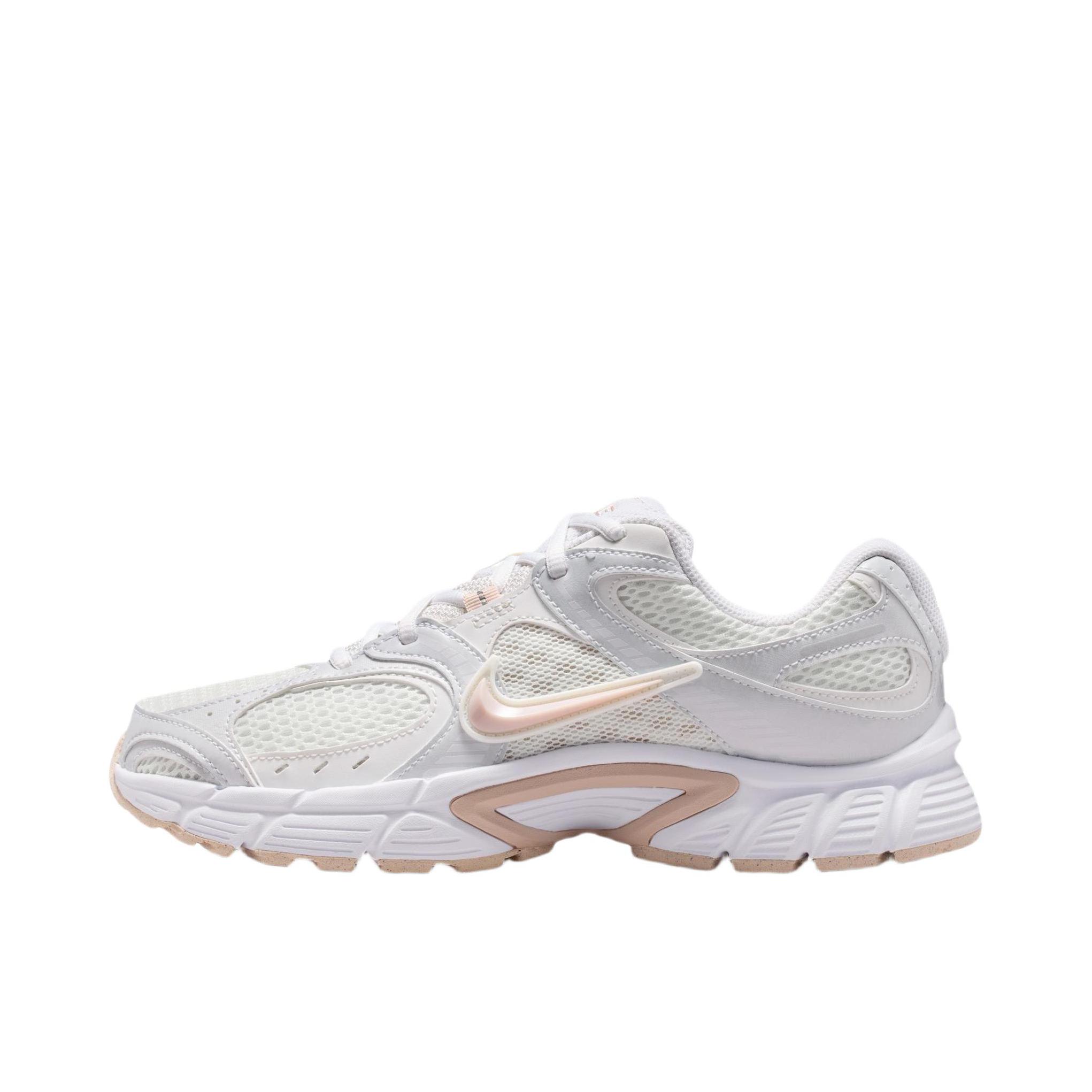 推荐商品：Nike V5 RNR 跑鞋 复古防滑耐磨透气低帮舒适百搭支撑轻便训练抓地贴合圆头 峰白色/白色/浅灰色/淤泥红