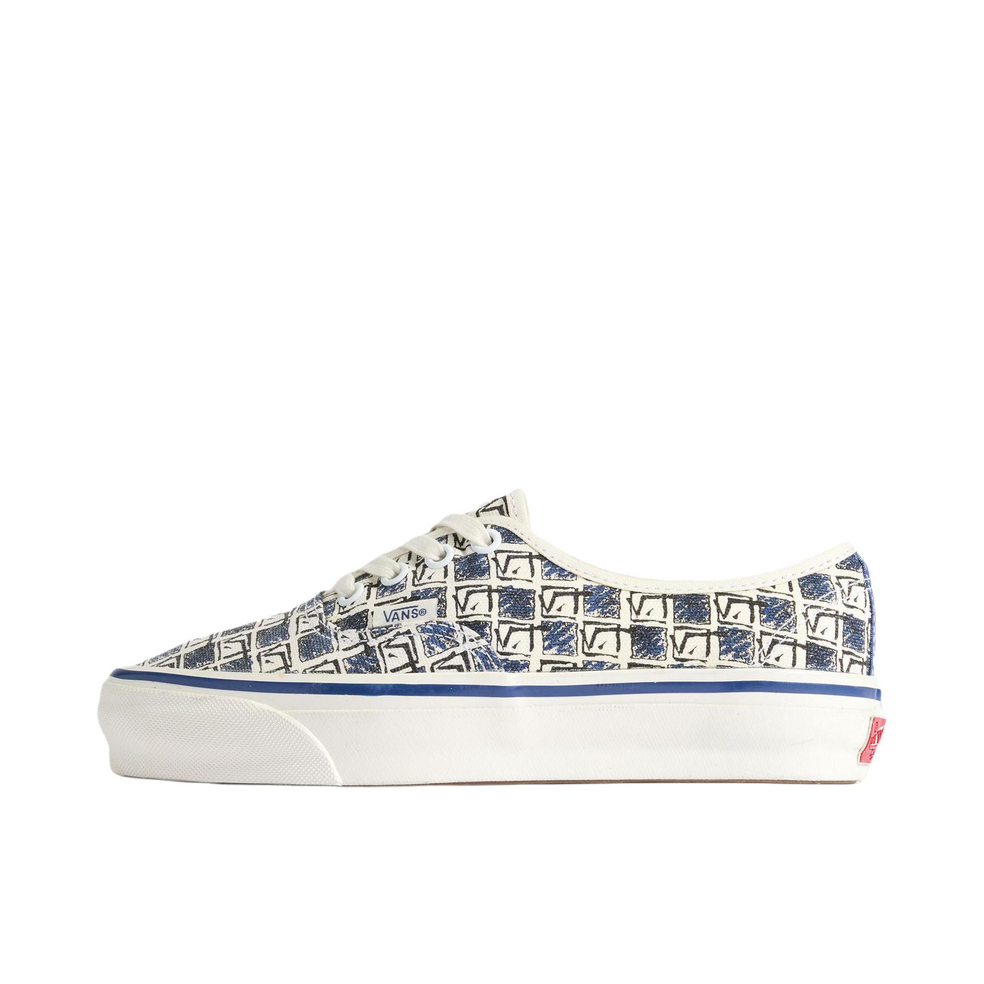 推荐商品：Vans/范斯 板鞋 百搭防滑耐磨低帮两穿 海军蓝/白色