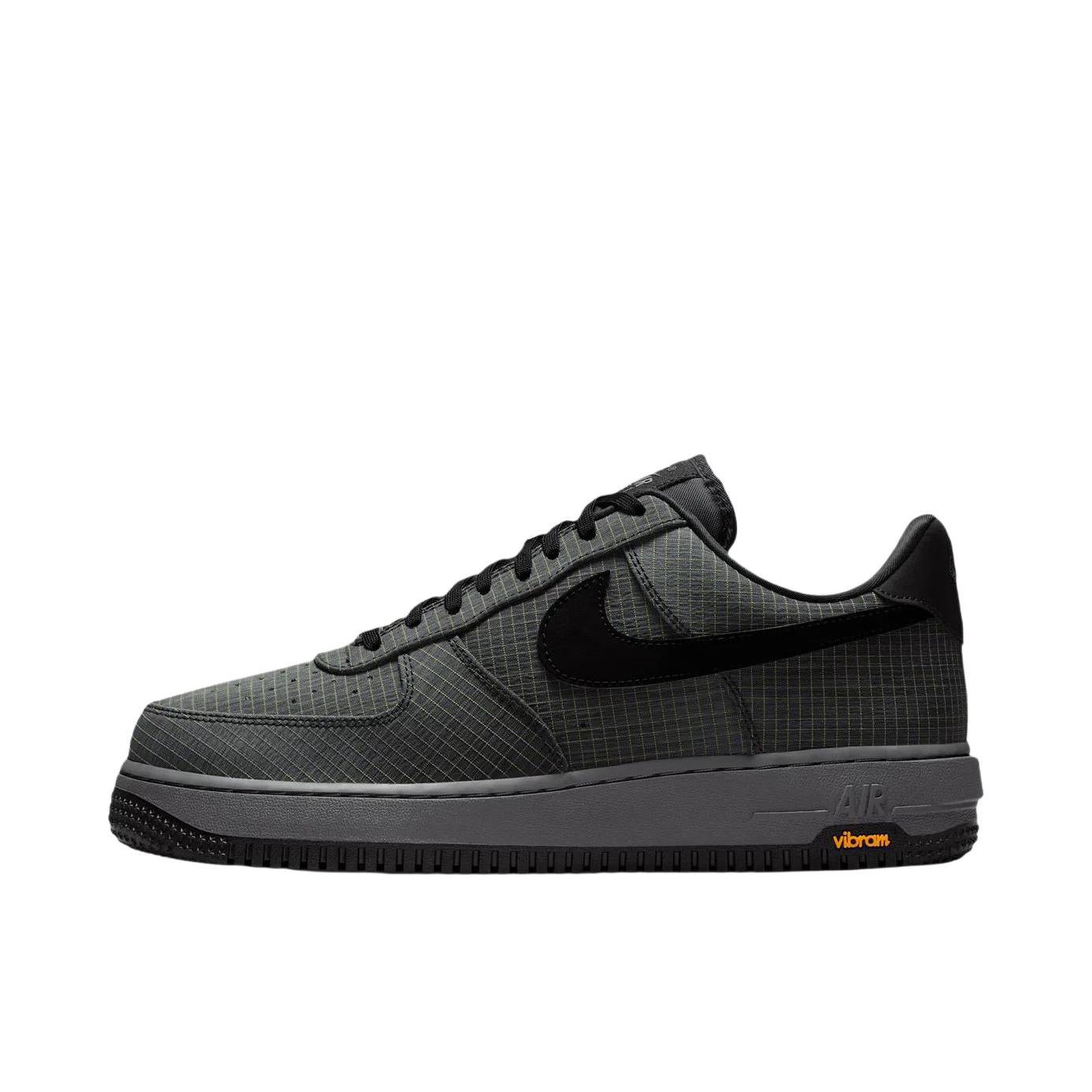推荐商品：Nike Air Force 1 空军一号 板鞋 轻便舒适百搭耐磨防滑复古 深灰色/钢琴黑