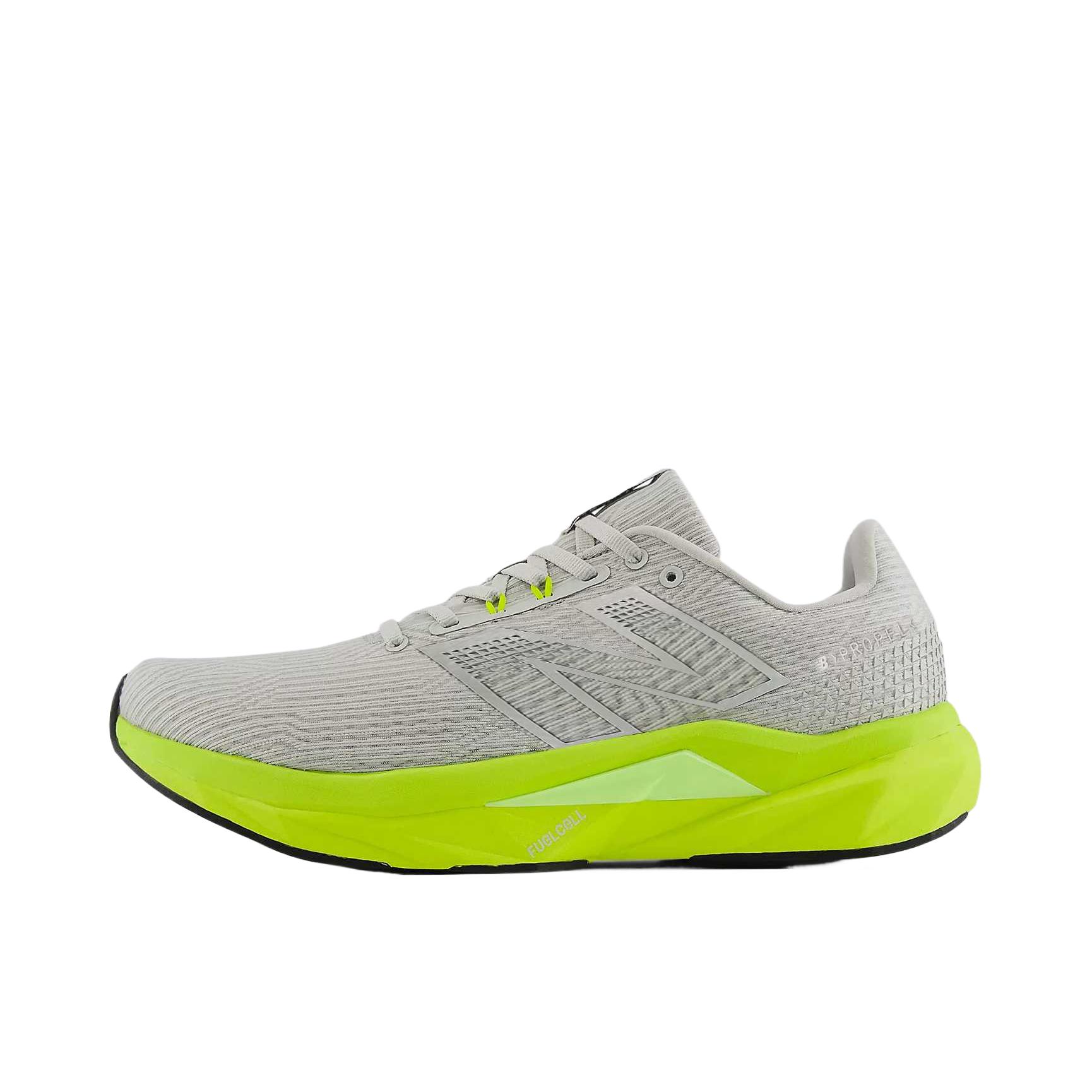推荐商品：New Balance FuelCell Propel v5 跑鞋 防滑耐磨缓震回弹舒适轻便低帮百搭支撑 D宽/板岩灰/碱性绿 